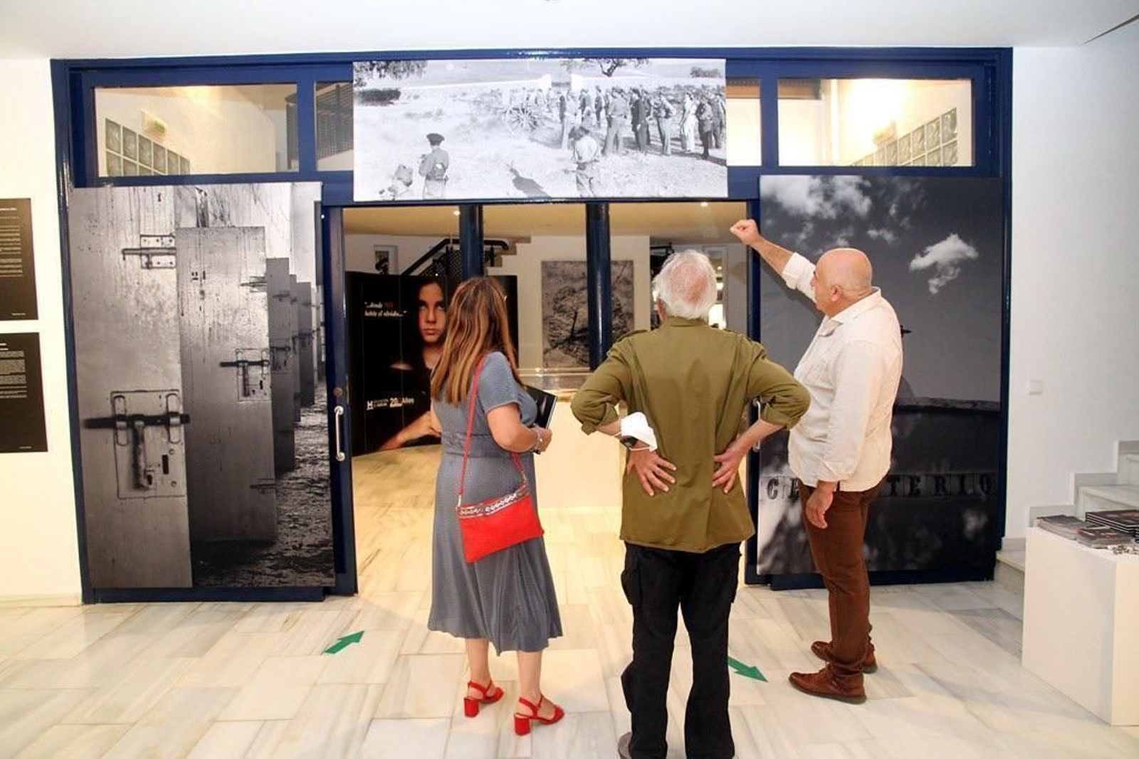 El  actor José Luis Gómez en la  exposición  'donde  NO  habite  el  olvido ' en el  Museo Vázquez Díaz de Nerva