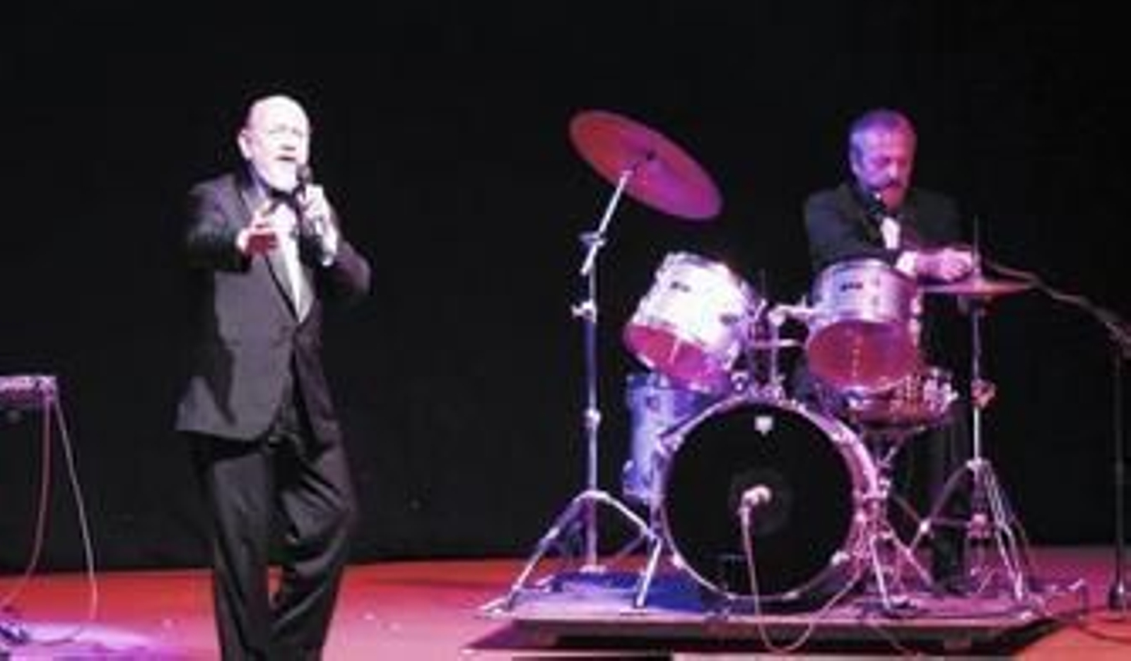Les Luthiers, ironía con música