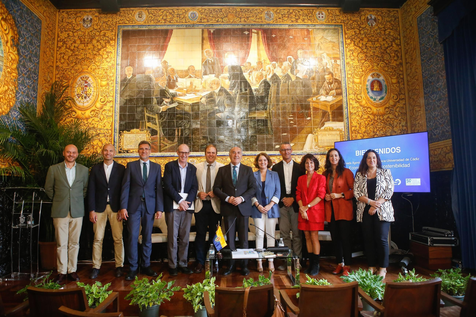 Fotos de la mesa redonda sobre economía azul y sostenibilidad, de las Cátedras Telefónica y la UCA