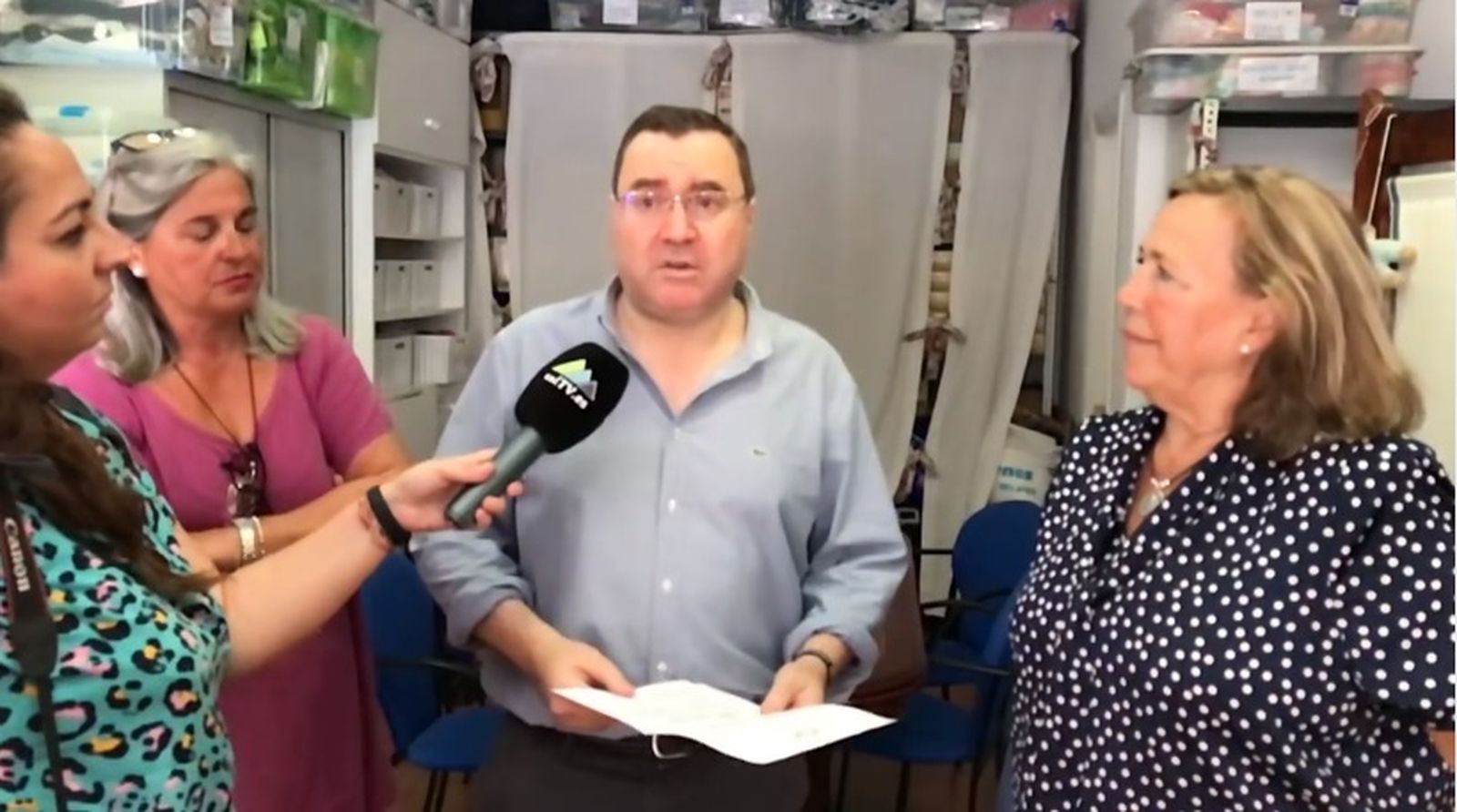 Carlos Zambrano explica sus intenciones de donar parte de su sueldo como concejal.