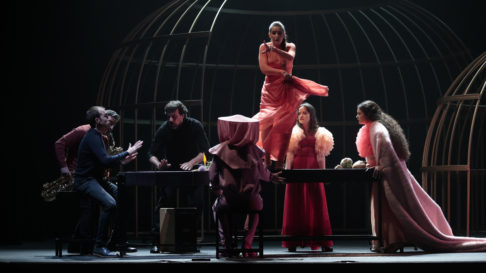 Las imágenes de la ópera "La Mujer Tigre"