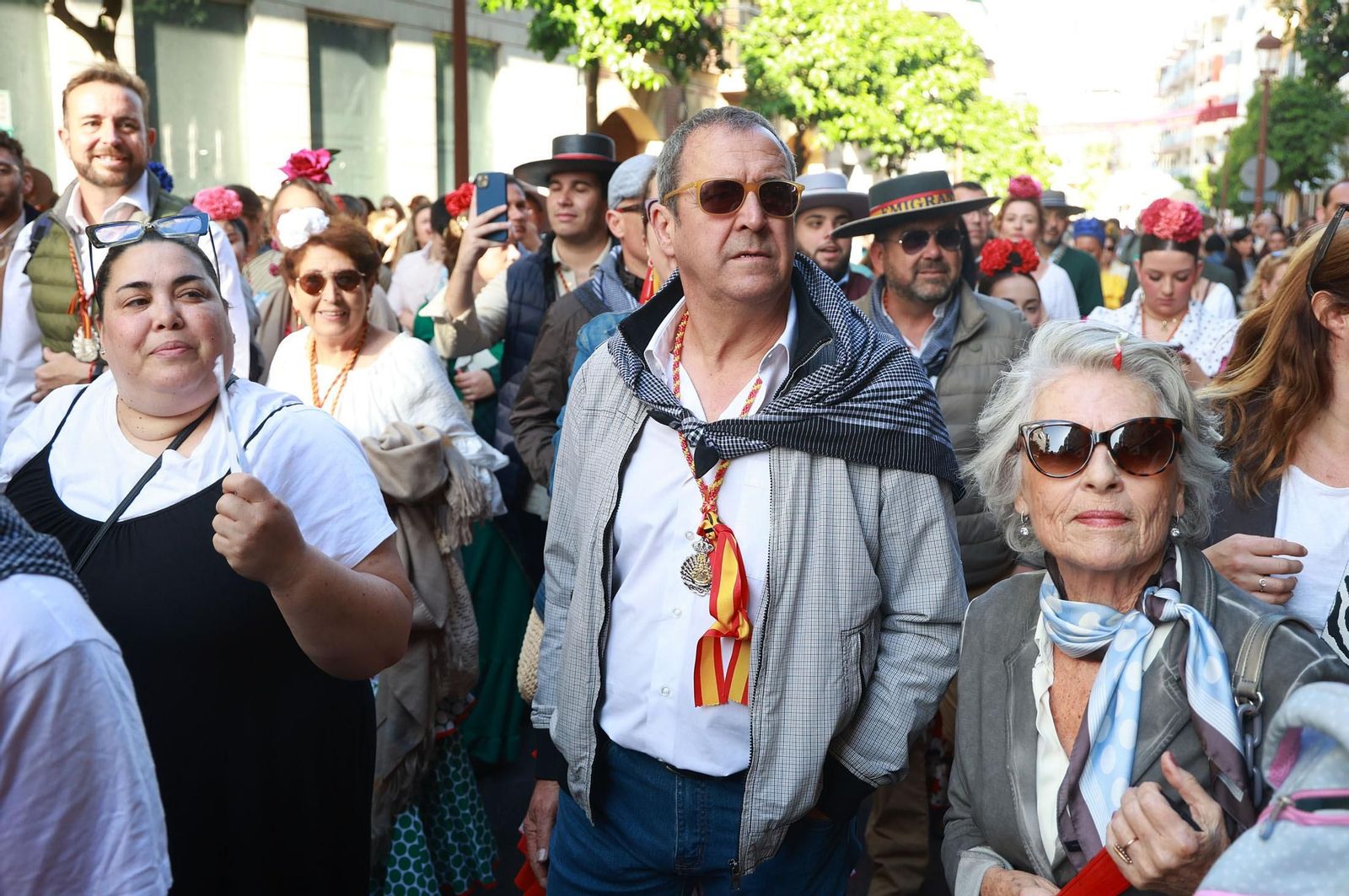 Las mejores imágenes de los peregrinos en la salida de Emigrantes