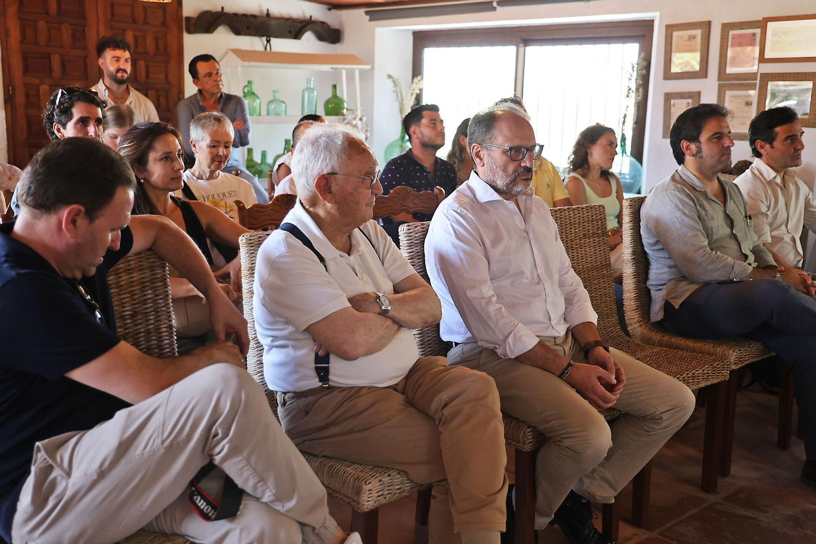 Imágenes de la entrega de premios del I Rally Fotográfico del Entorno de la Finca El Bosque Imágenes de la entrega de premios del I Rally Fotográfico del Entorno de la Finca El Bosque