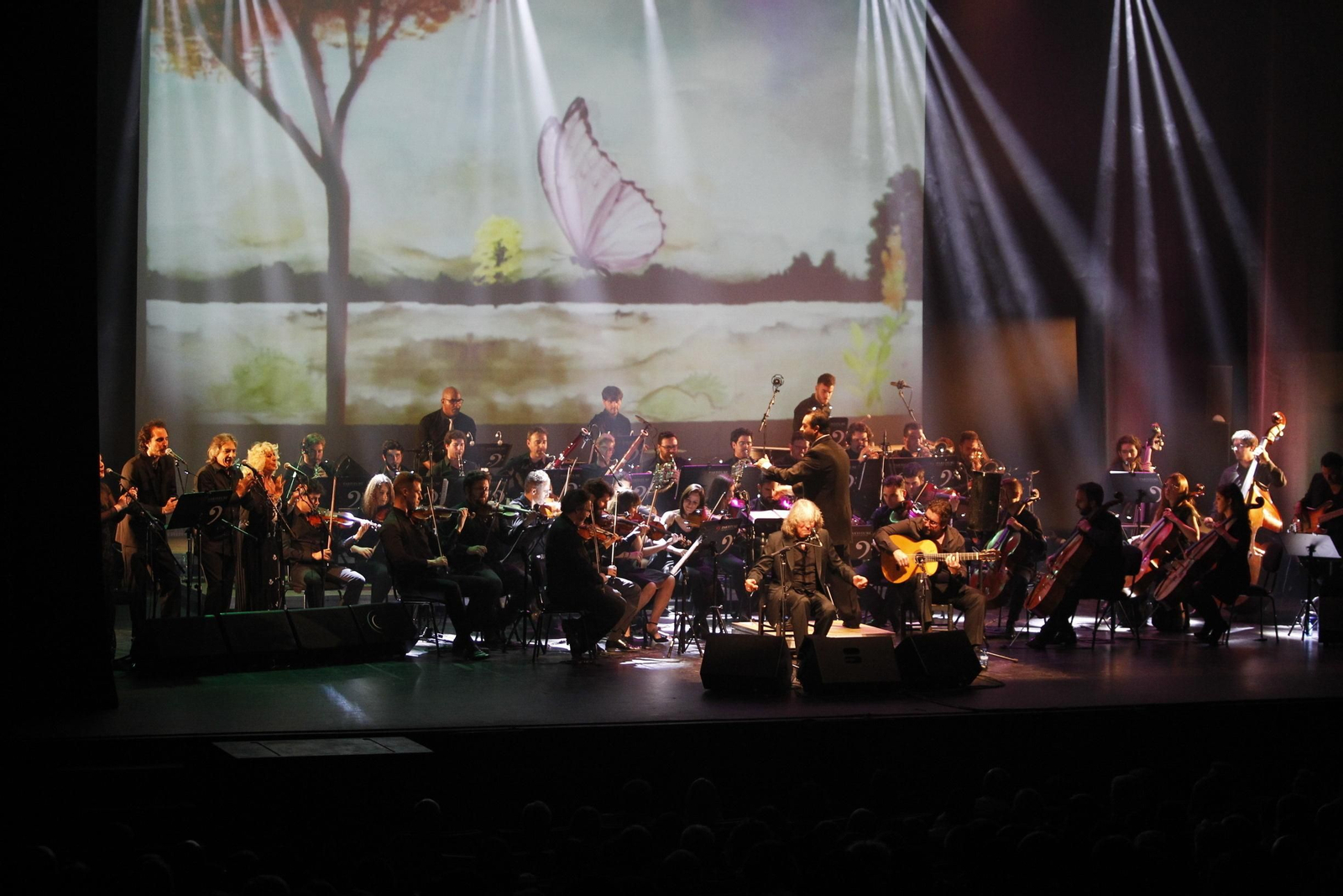 Partiture Philarmonic Orchestra y José Mercé sorprendieron con un concierto lleno de imágenes oníricas.
