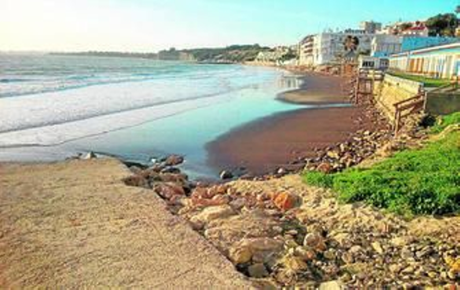 Éste es el estado actual de la playa de Fuentebravía.