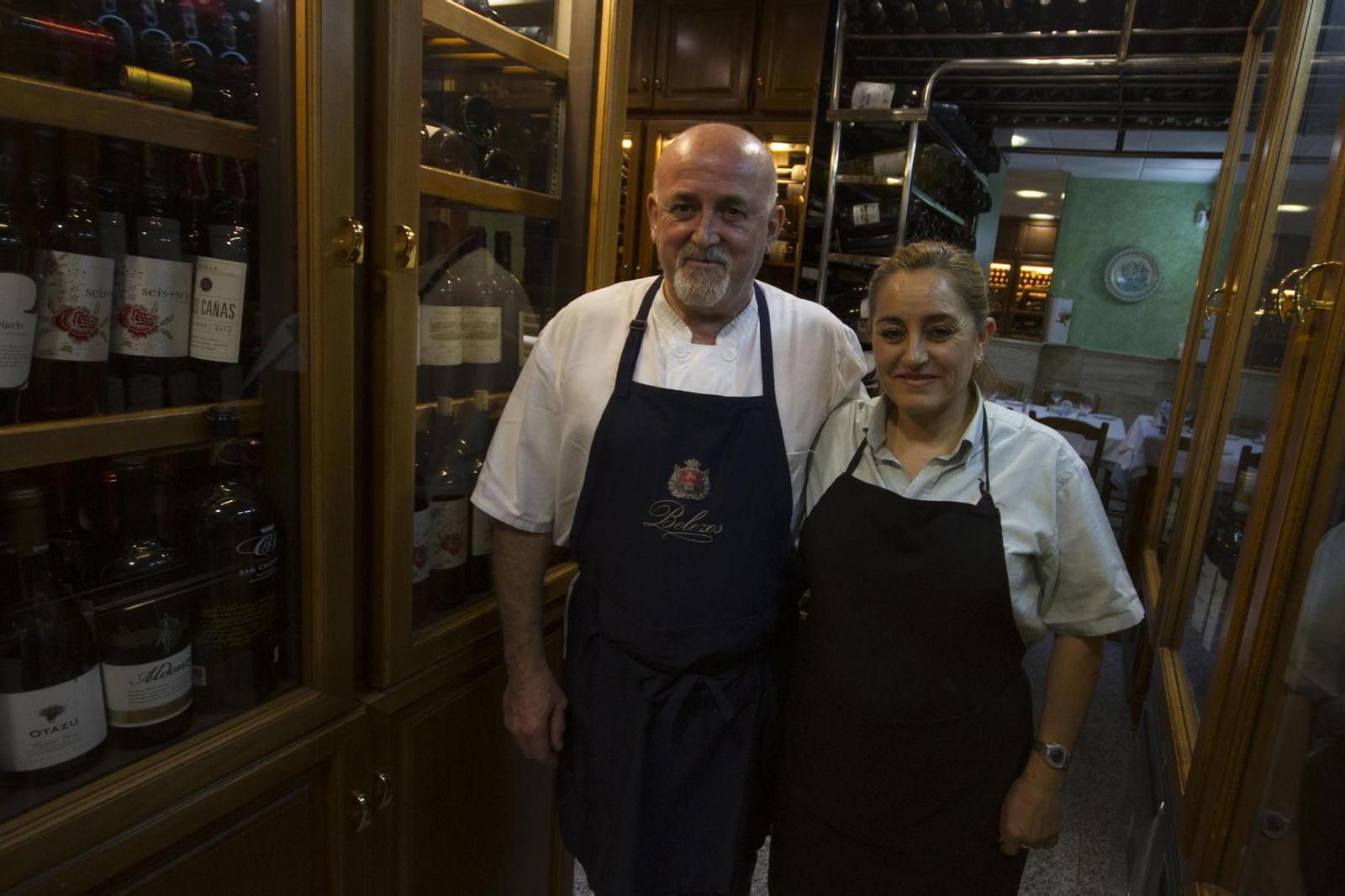 Restaurante Pastrana 10 . Este lugar, ubicado en la calle Alminares del Genil, ocupa un merecido lugar entre los restaurantes con mejor gastronomía de la ciudad. Es recomendable tanto por su exquisita carta como por su profesionalidad.