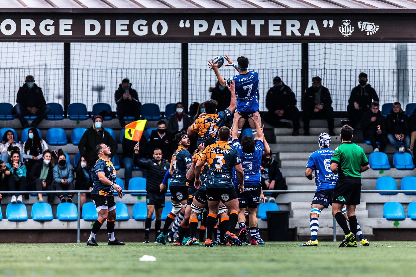 Guido Albertario gana una 'touche'.