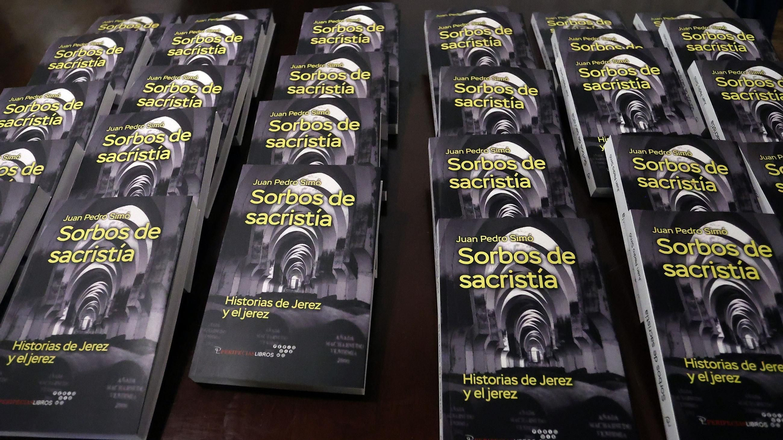 Las fotos de la presentación de 'Sorbos de sacristía', la obra póstuma de Juan Pedro Simó