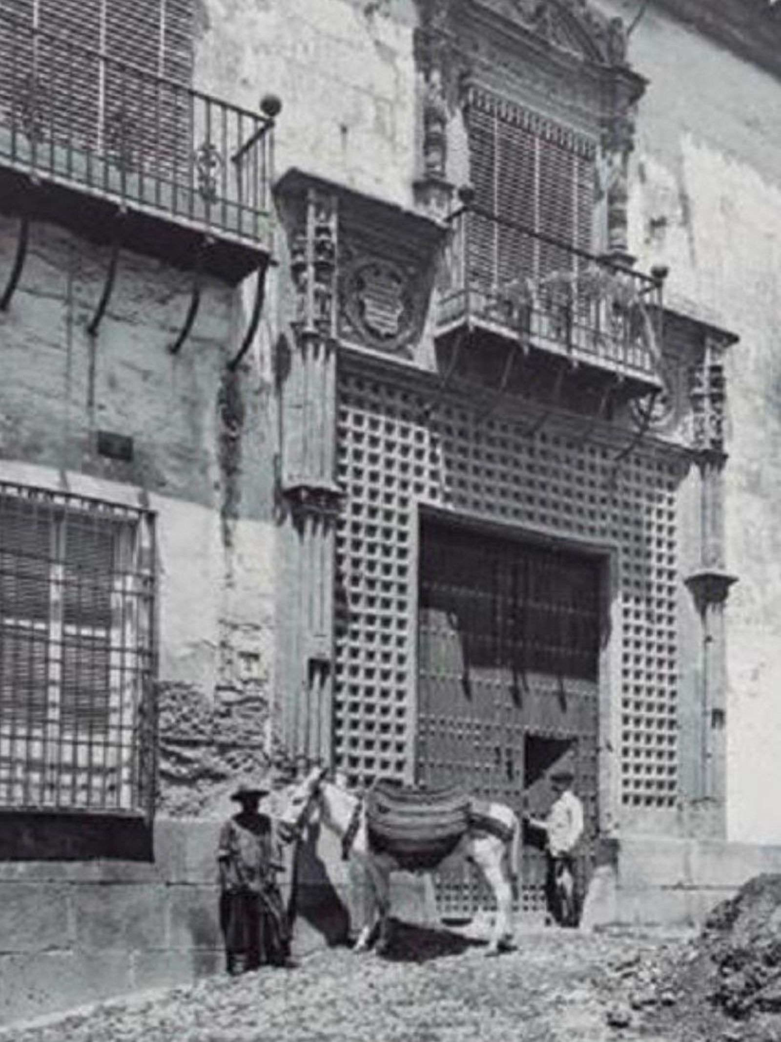 Imagen histórica de la Escuela maternal, en el actual Conservatorio Rafael Orozco. Imagen histórica de la Escuela maternal, en el actual Conservatorio Rafael Orozco.