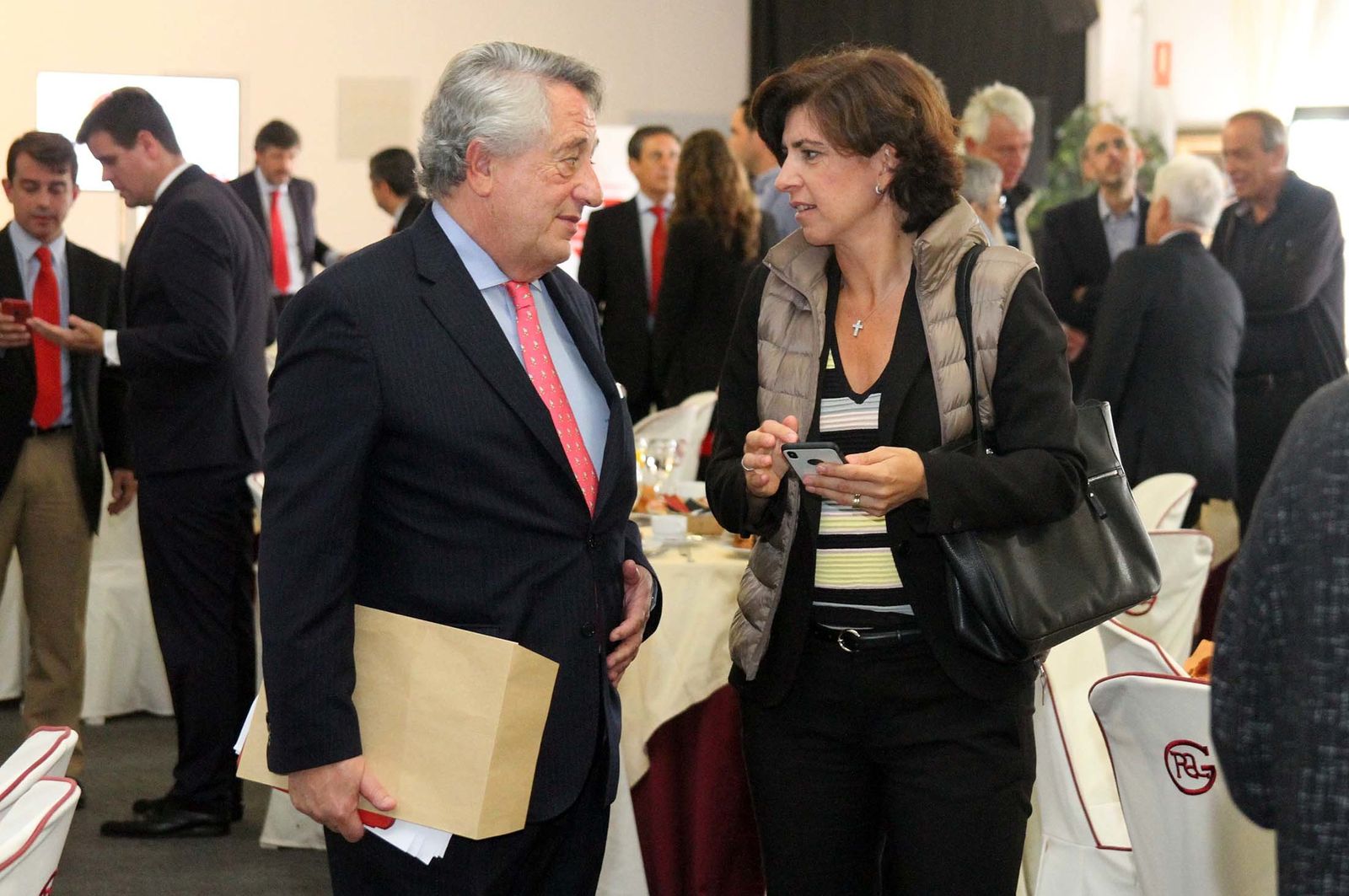 Imágenes del Desayuno Informativo del Grupo Joly con Javier Targhetta