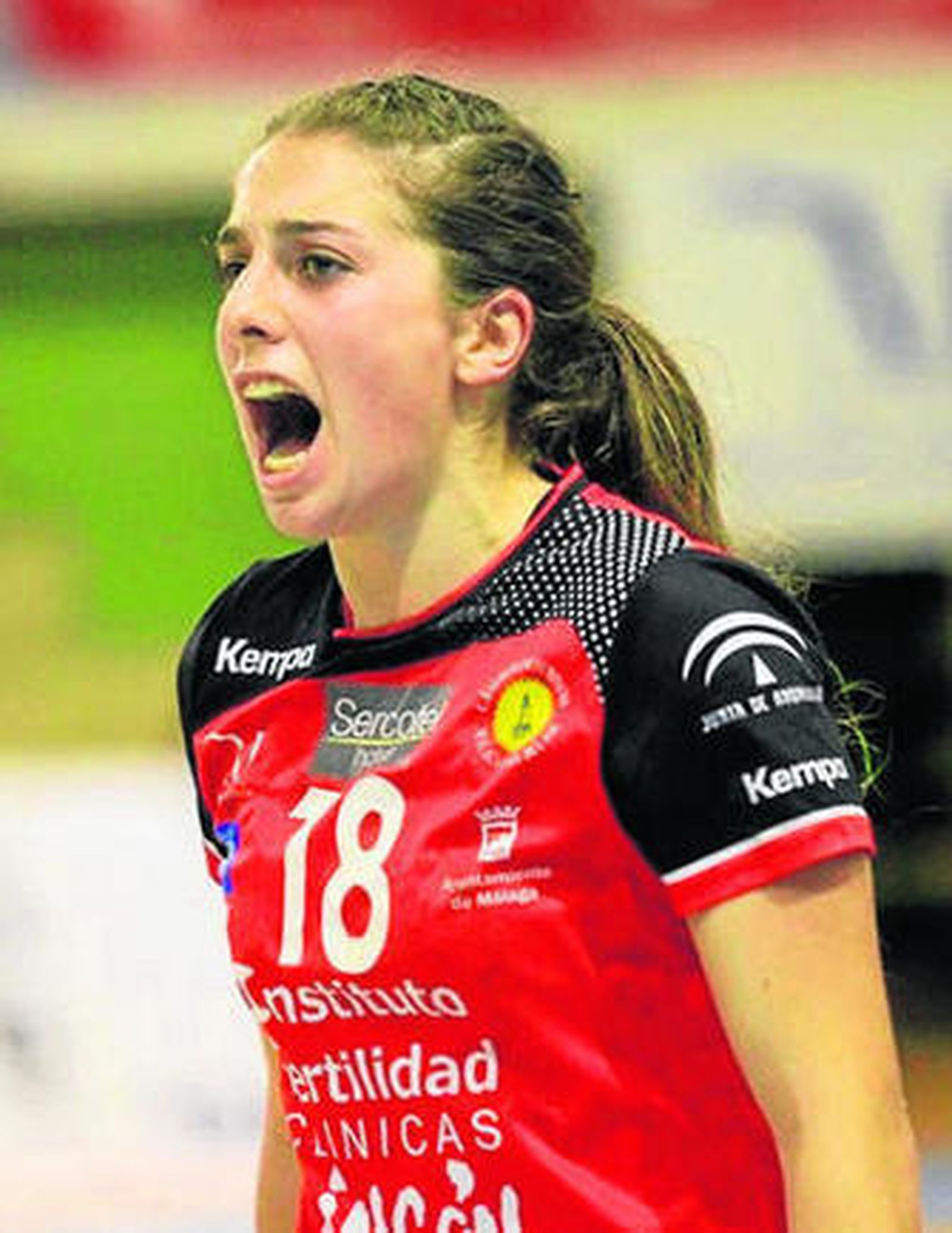 Jenni protesta en un partido de esta temporada.