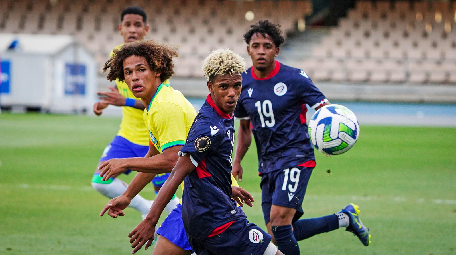 Brasil - R. Dominicana, fútbol internacional en Jerez