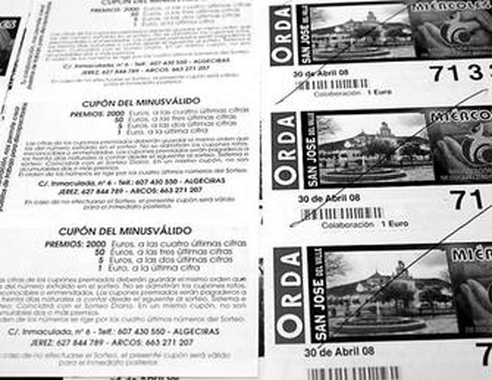 Boletos decomisados de la rifa ilegal que plagia el cupón de la Once.