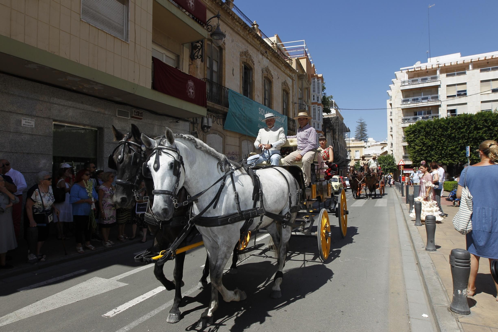 Fotogalería ofrenda floral a la Virgen del Mar. Feria de Almería 2019
