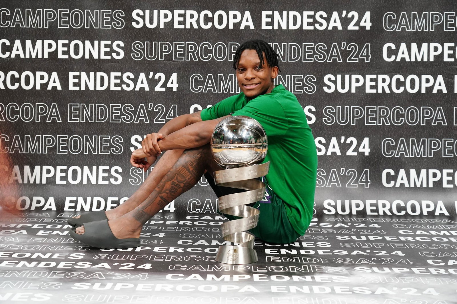 La sesión de fotos de los supercampeones de la ACB