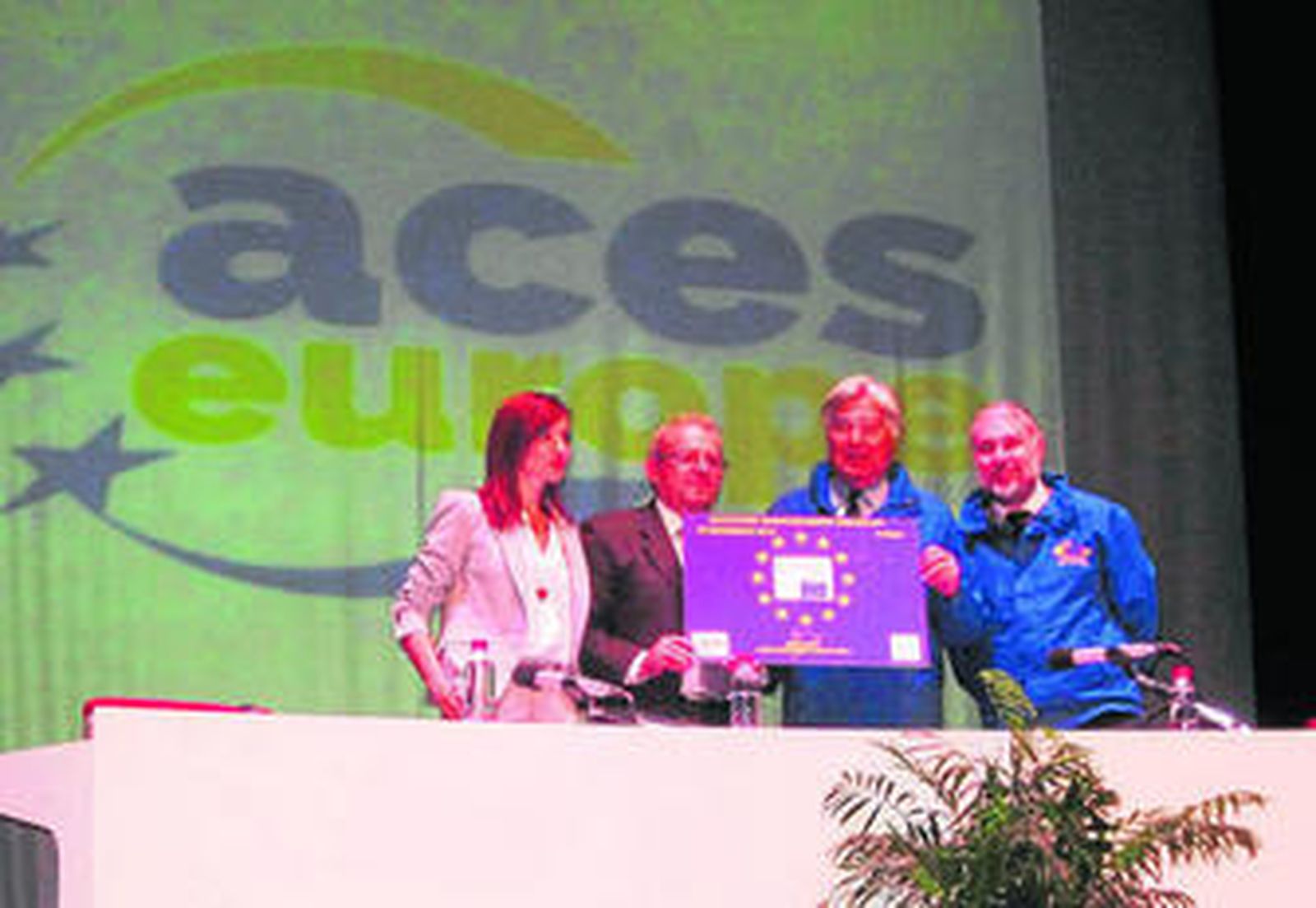 Antonio Bonilla y Vanesa Lidueña con Hugo Alonso y Gian Francesco Lupattelli.