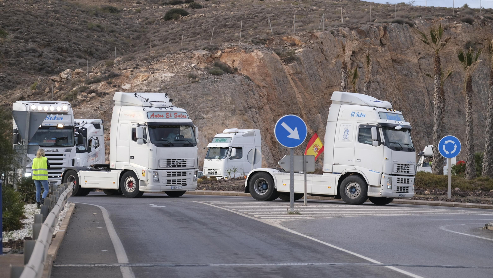 Fotogalería de la protesta de los camioneros de Almería