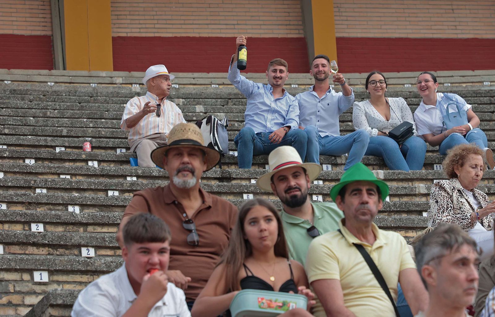 Búscate durante la novilla del miércoles de la Feria Real de Algeciras 2024