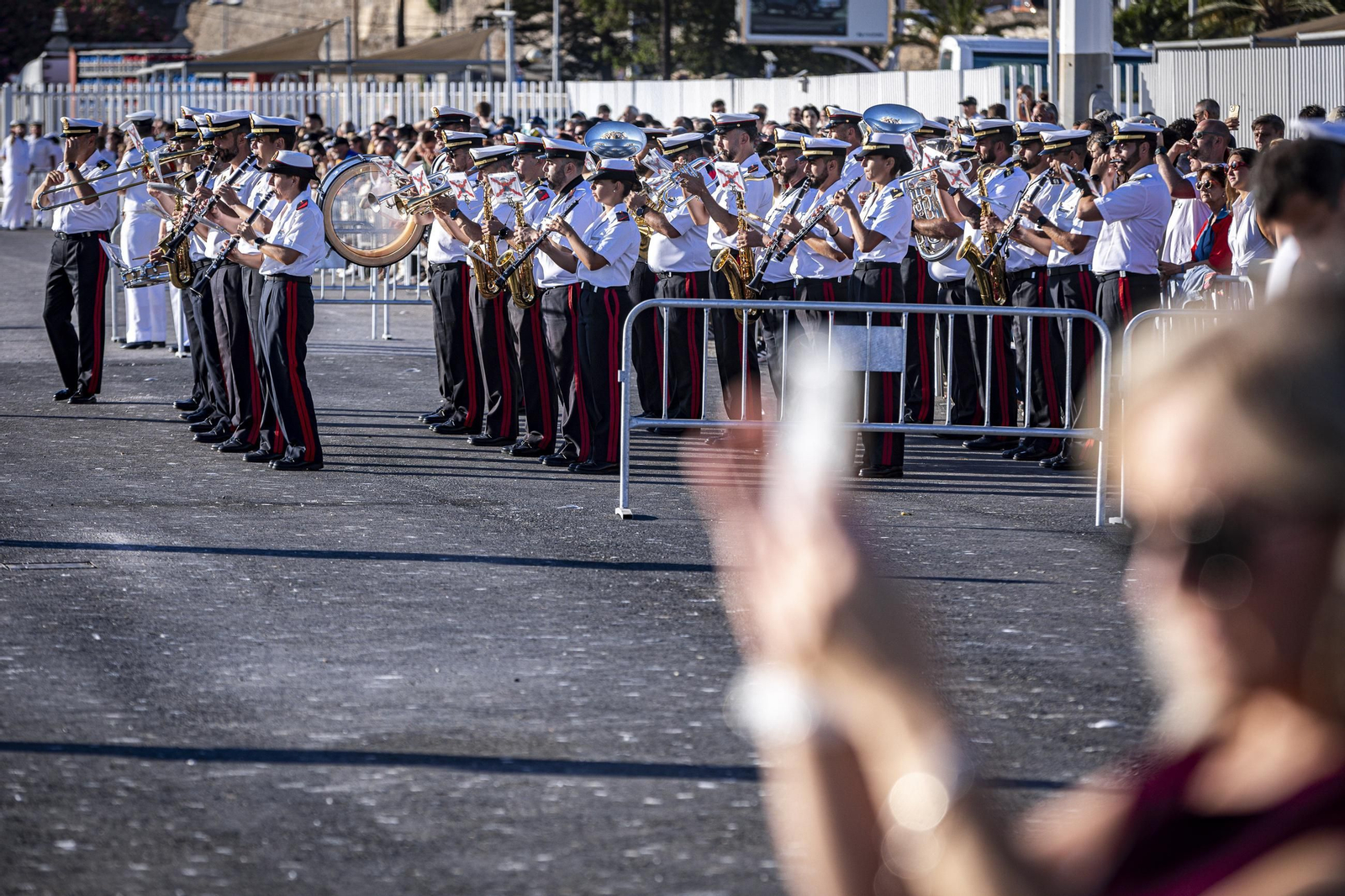 Las imágenes de la llegada del buque 'Juan Sebastián de Elcano' a Cádiz