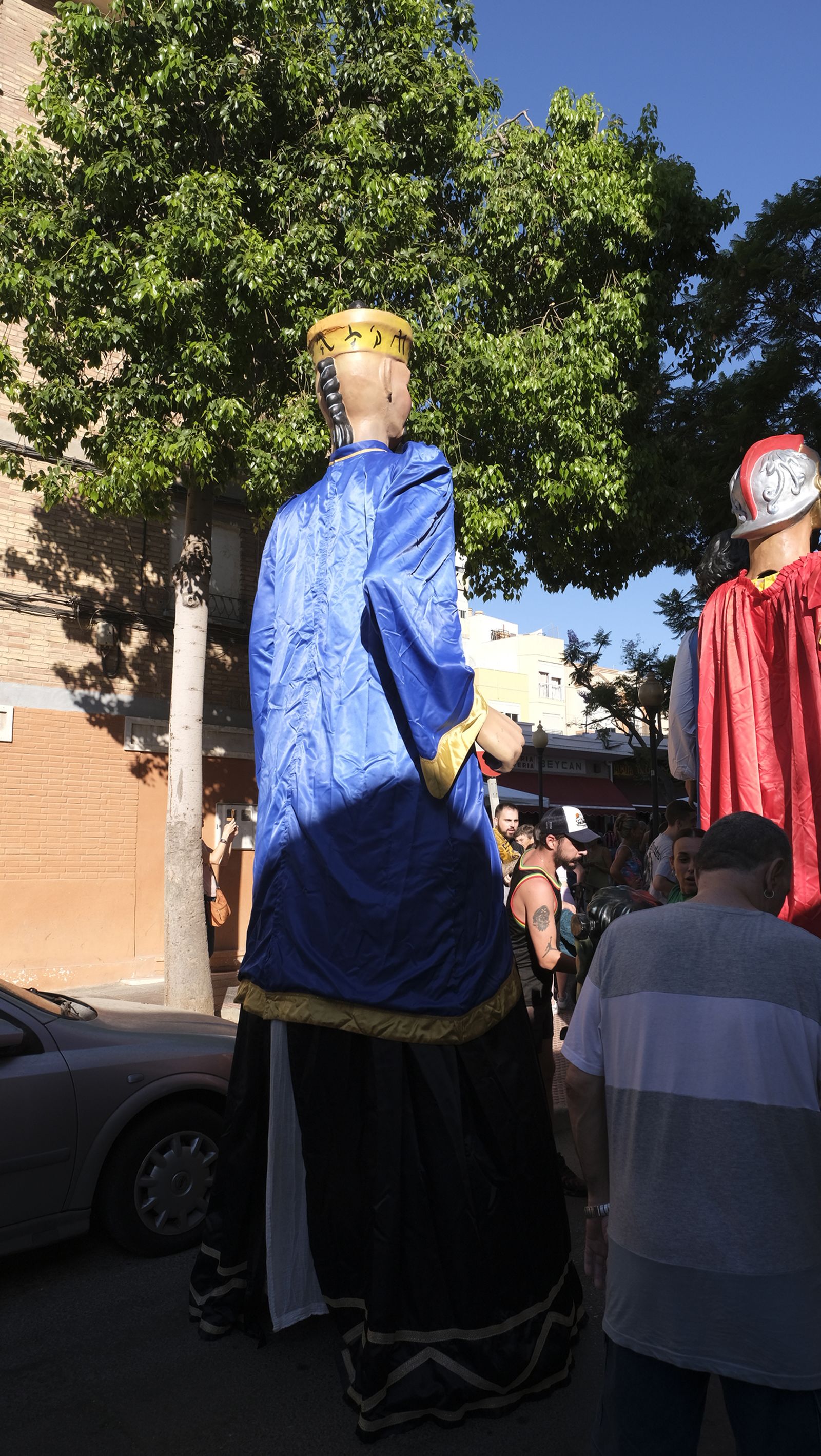Gigantes y cabezudos en la Feria de Almería 2024, en imágenes