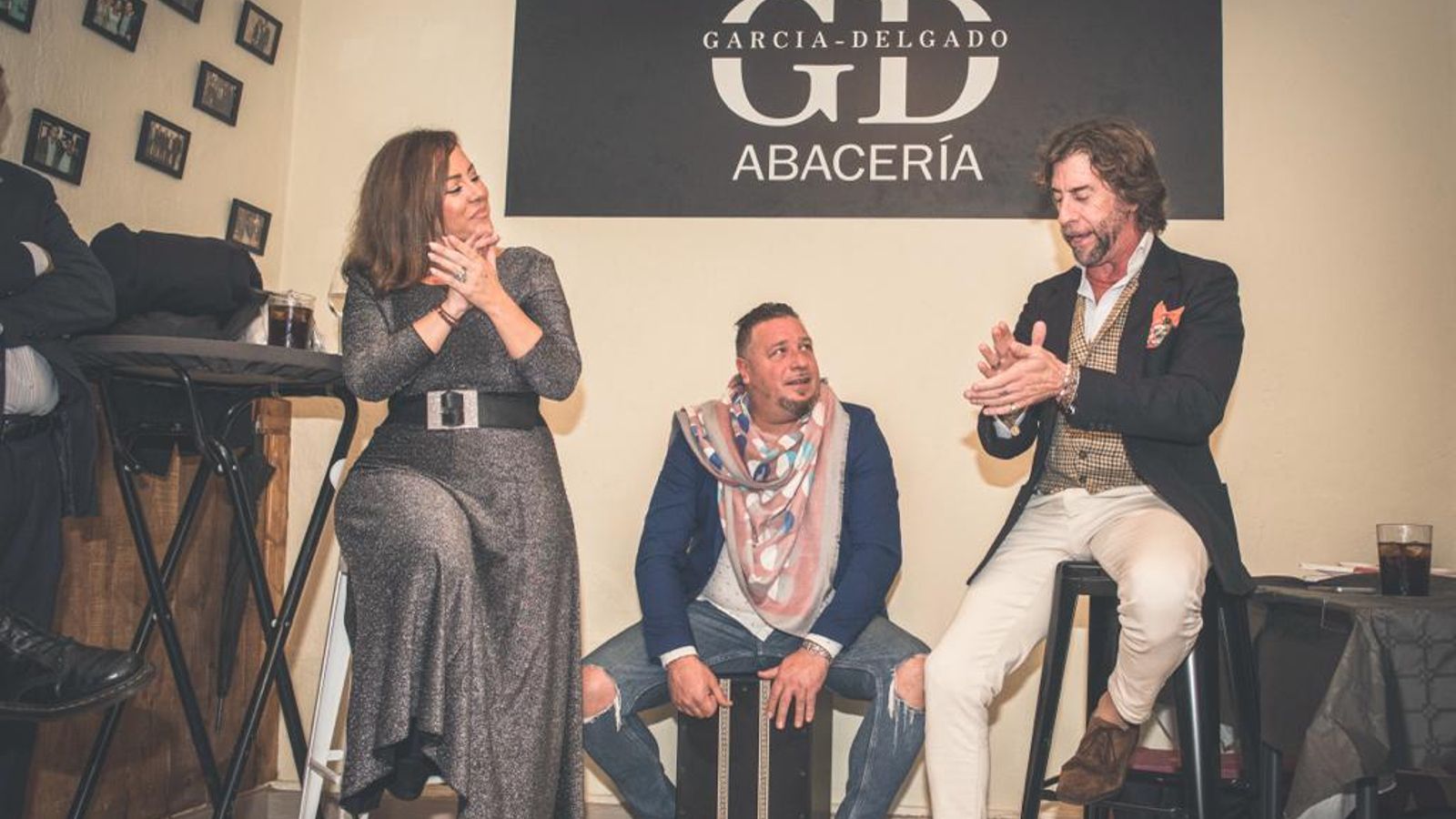 Actuación durante la inauguración. Actuación durante la inauguración.