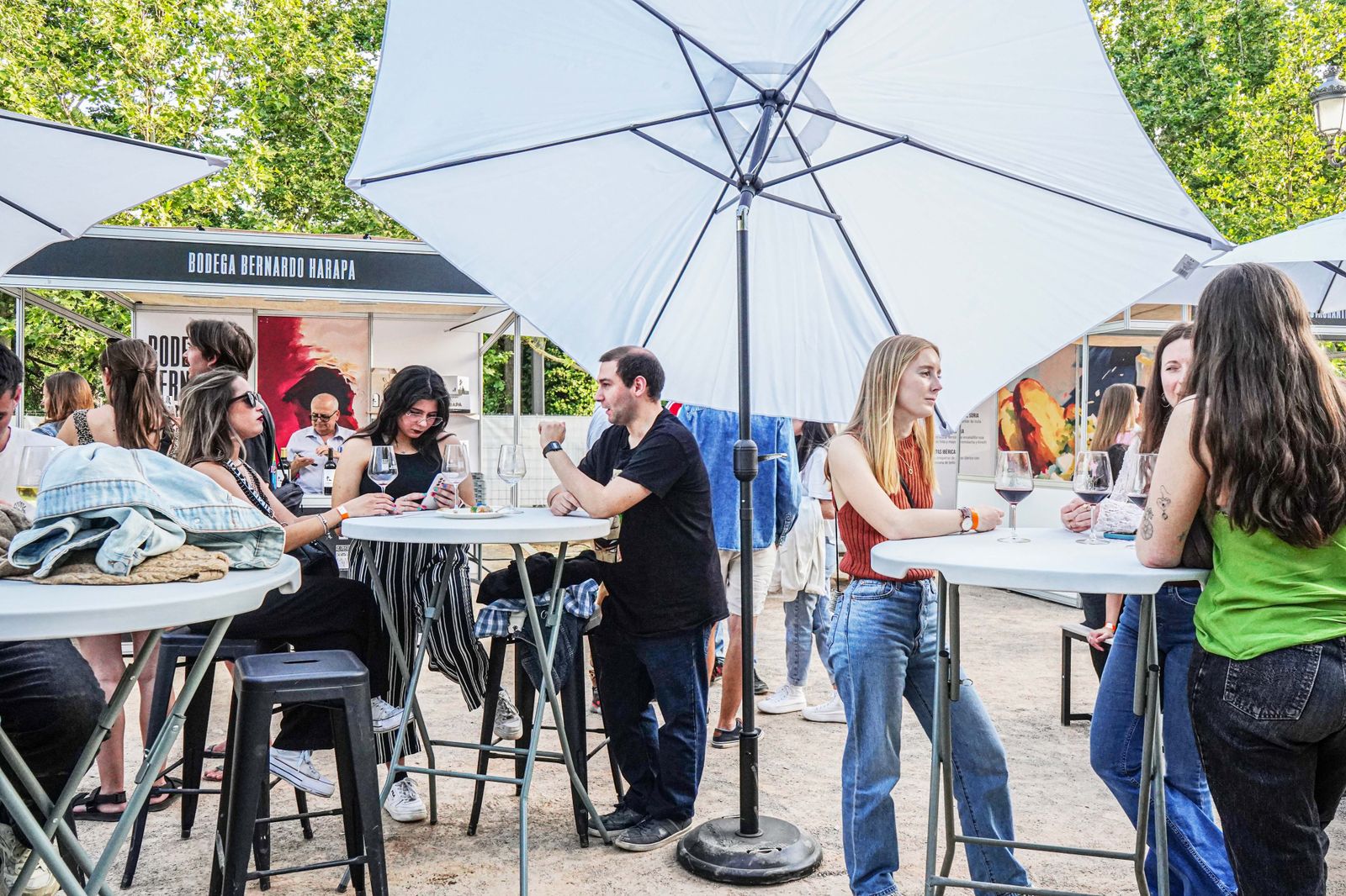 Encuéntrate en las fotos de la Feria del Vino