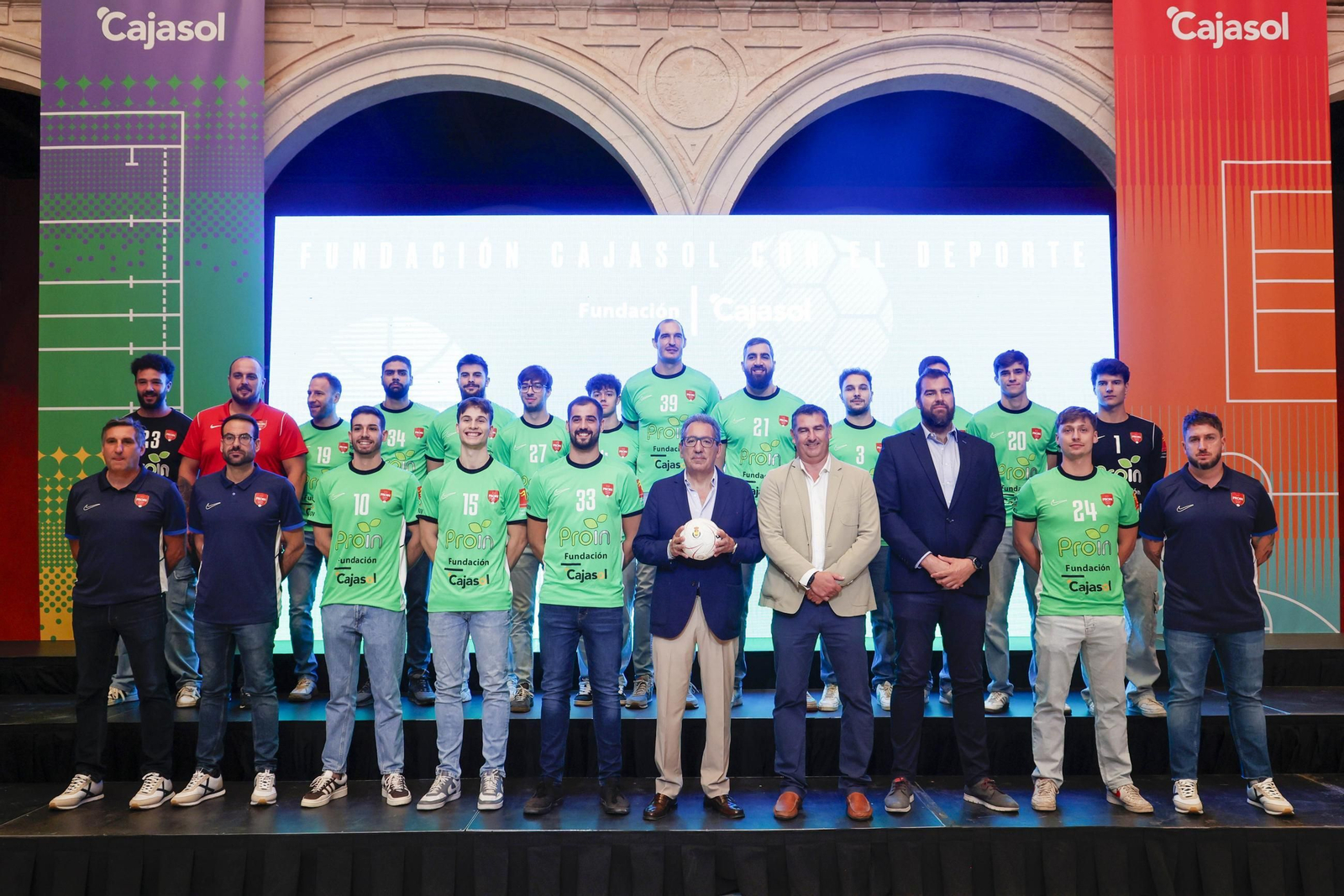 La presentación del patrocinio de los clubes deportivos en la Fundación Cajasol