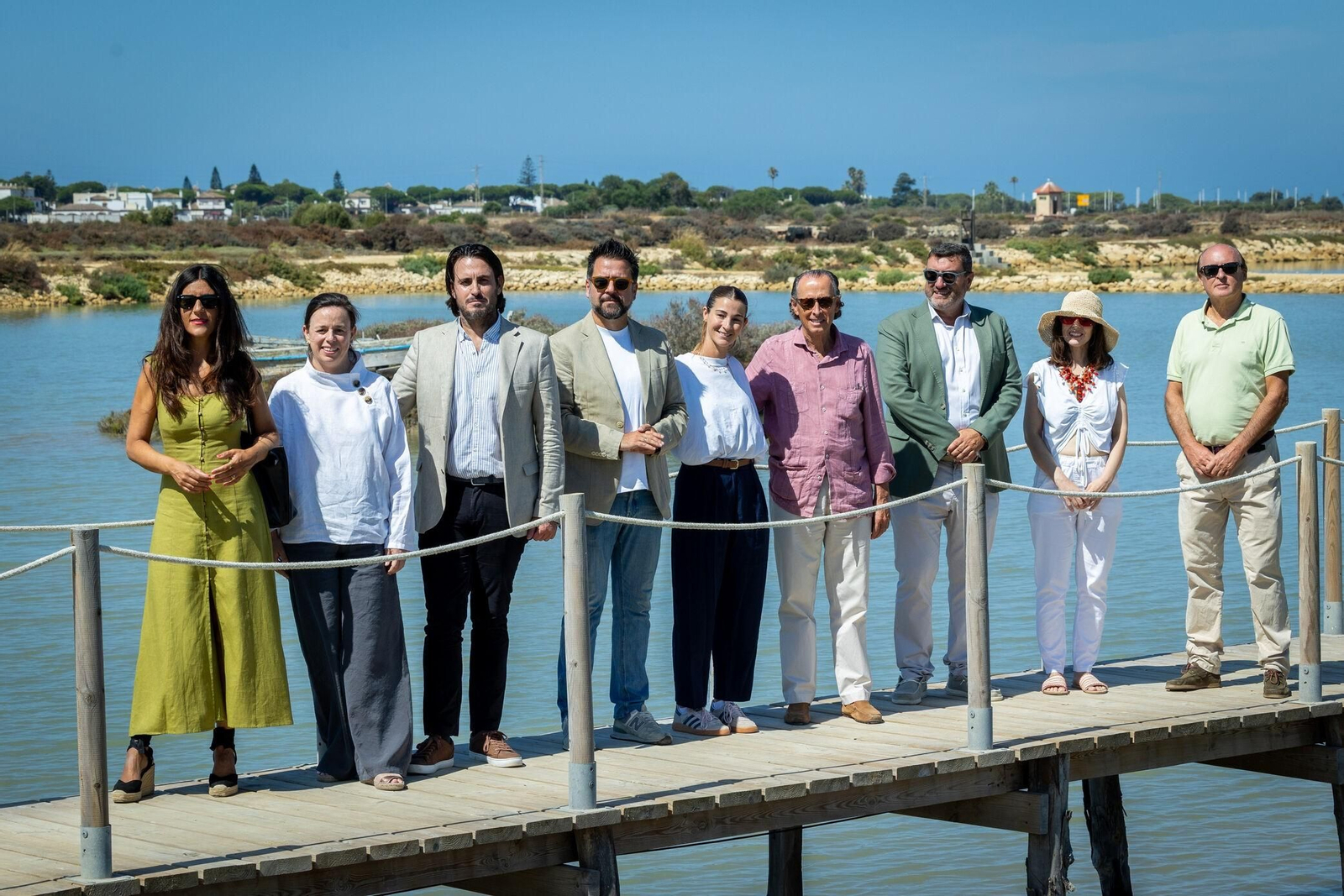 Los participantes en este foro, junto a los propietarios de Salinas Santa Teresa.