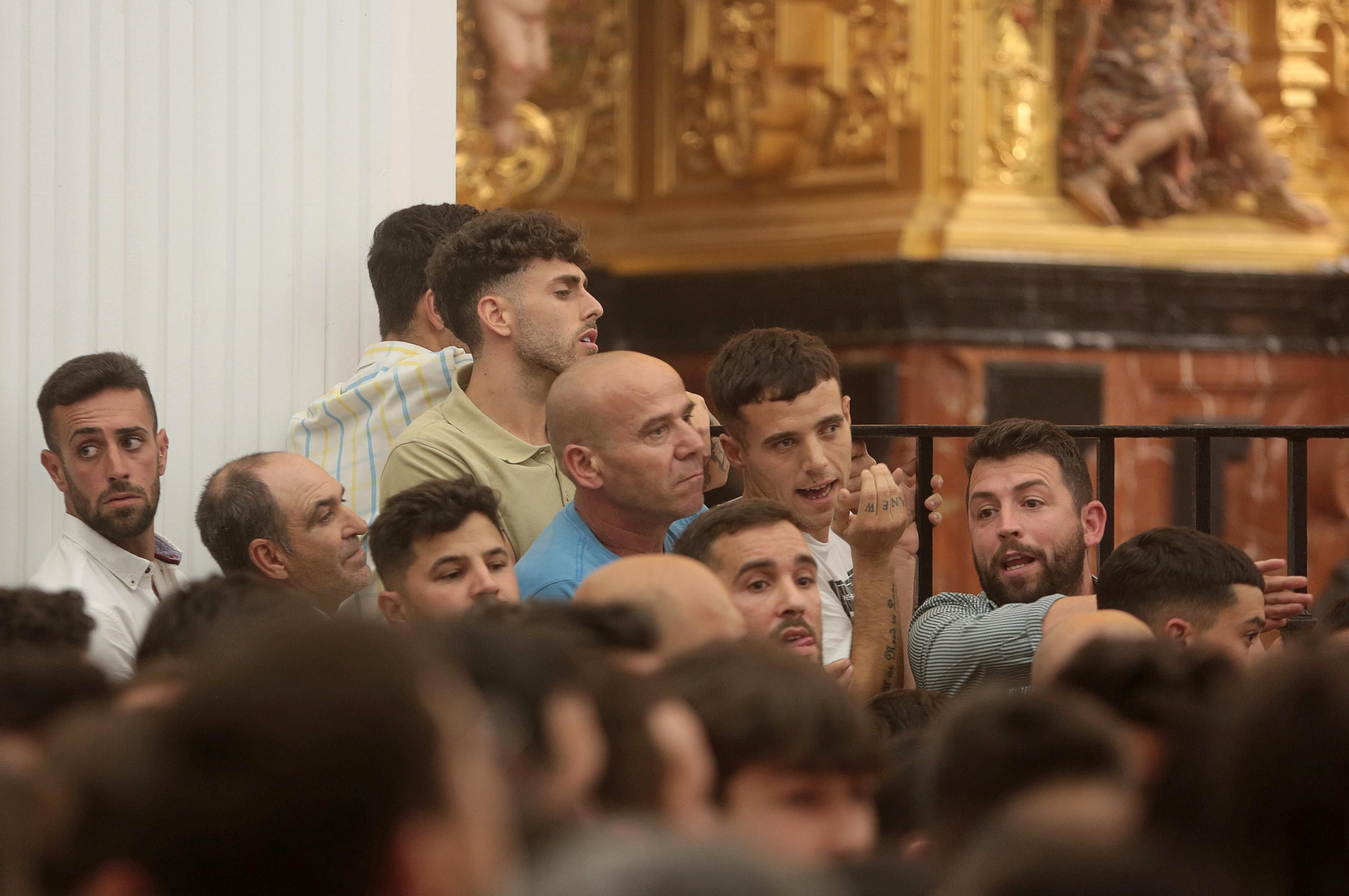 El Rocío 2023: Salto a la reja y procesión de la Virgen del Rocío en imágenes