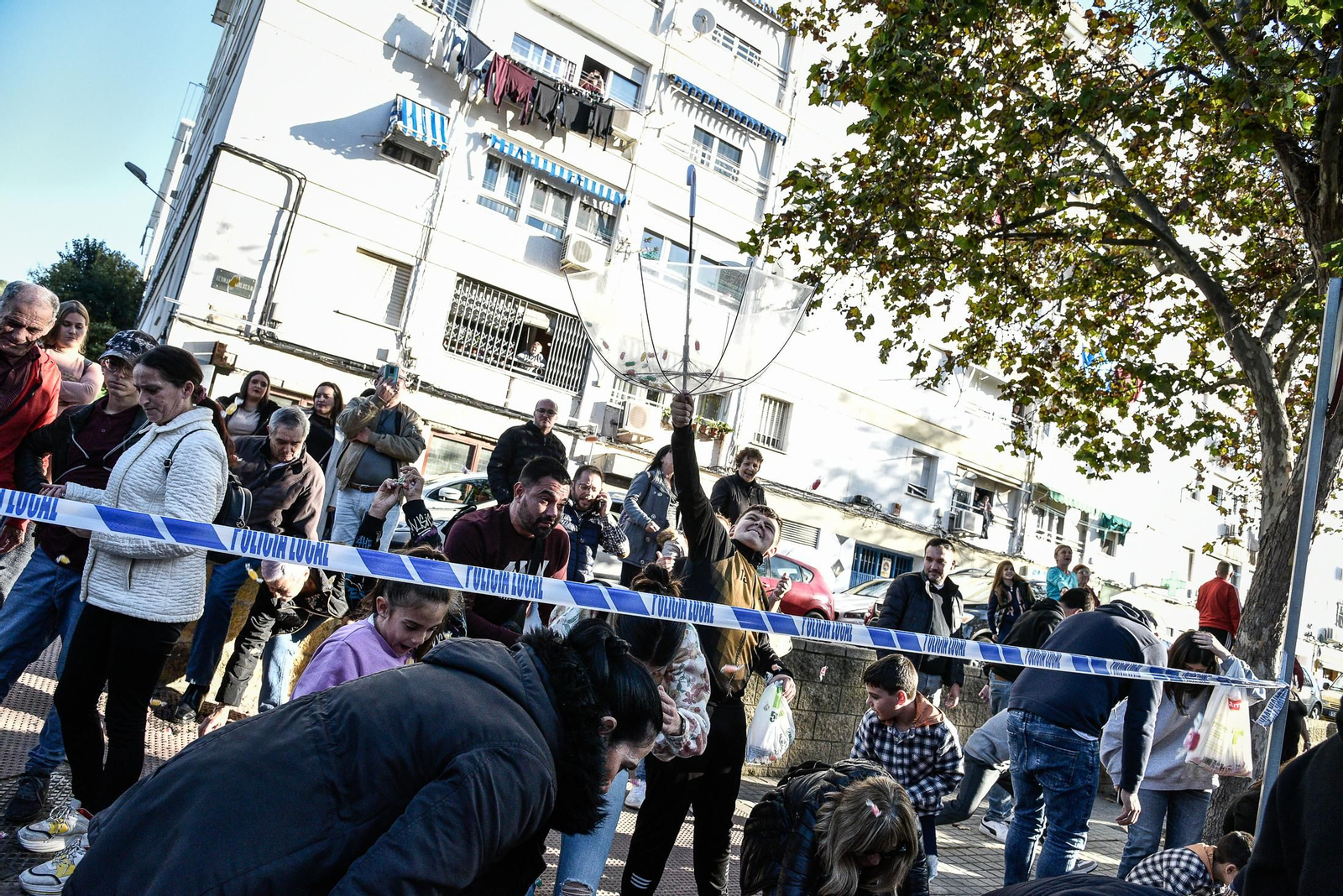 Imágenes del público en las cabalgatas por La Orden, Cardeñas y Las Colonias
