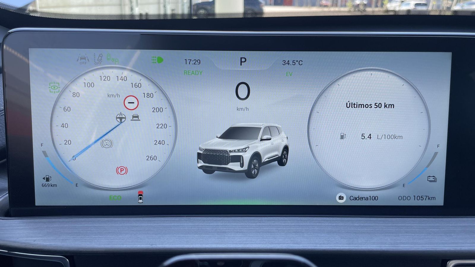 No esperes encontrar, como en otros coches, un ordenador que ofrezca un consumo medio en l/100 km desde su reinicio. Aquí el cálculo se realiza exclusivamente en los últimos 50 kilómetros. No esperes encontrar, como en otros coches, un ordenador que ofrezca un consumo medio en l/100 km desde su reinicio. Aquí el cálculo se realiza exclusivamente en los últimos 50 kilómetros.