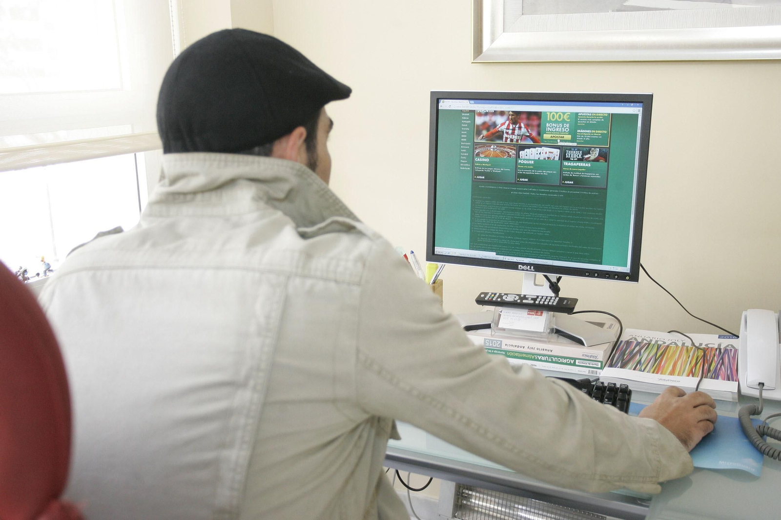 Consumo plantea limitar la publicidad del juego online de 1 a 5 de la mañana