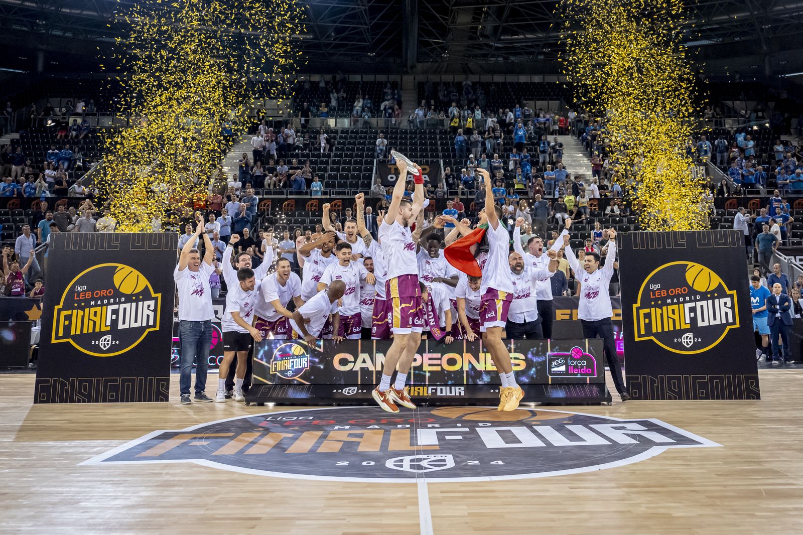 La fiesta del Força Lleida, que vuelve a la ACB 19 años después