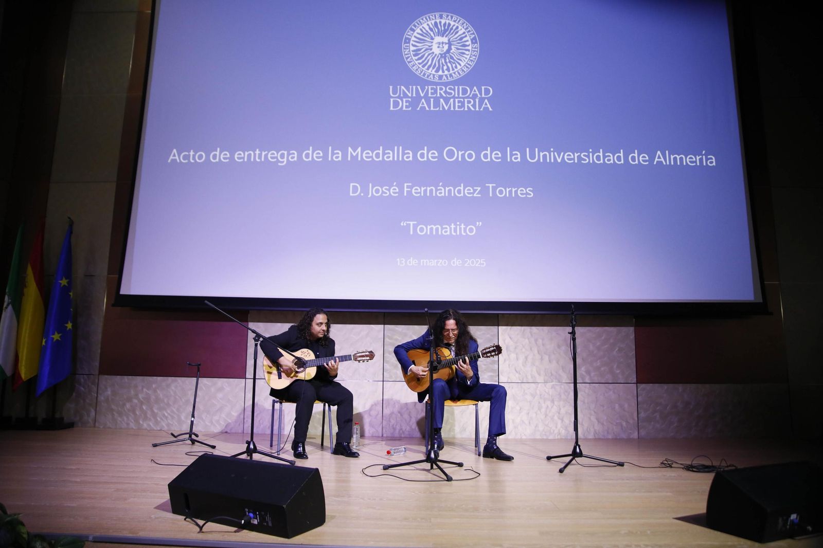 Las imágenes del acto de entrega de la Medalla de Oro a José Fernández Torres Tomatito, en la Universidad de Almería