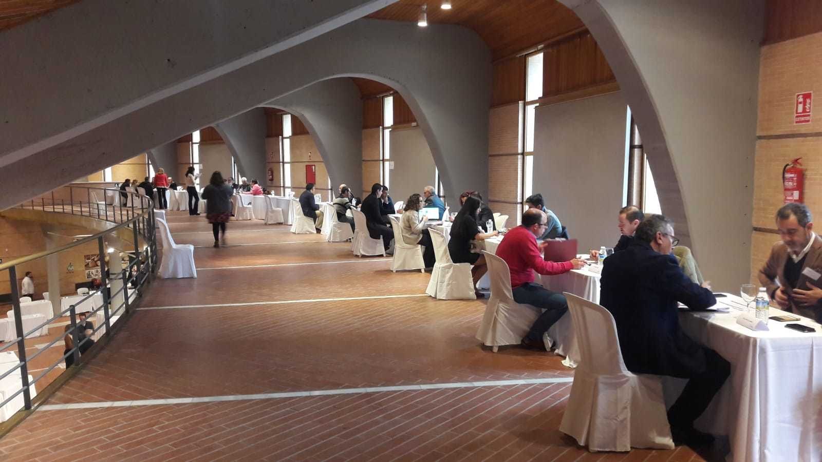 Reuniones comerciales entre productores y distribuidores, ayer en el Foro Iberoamericano.