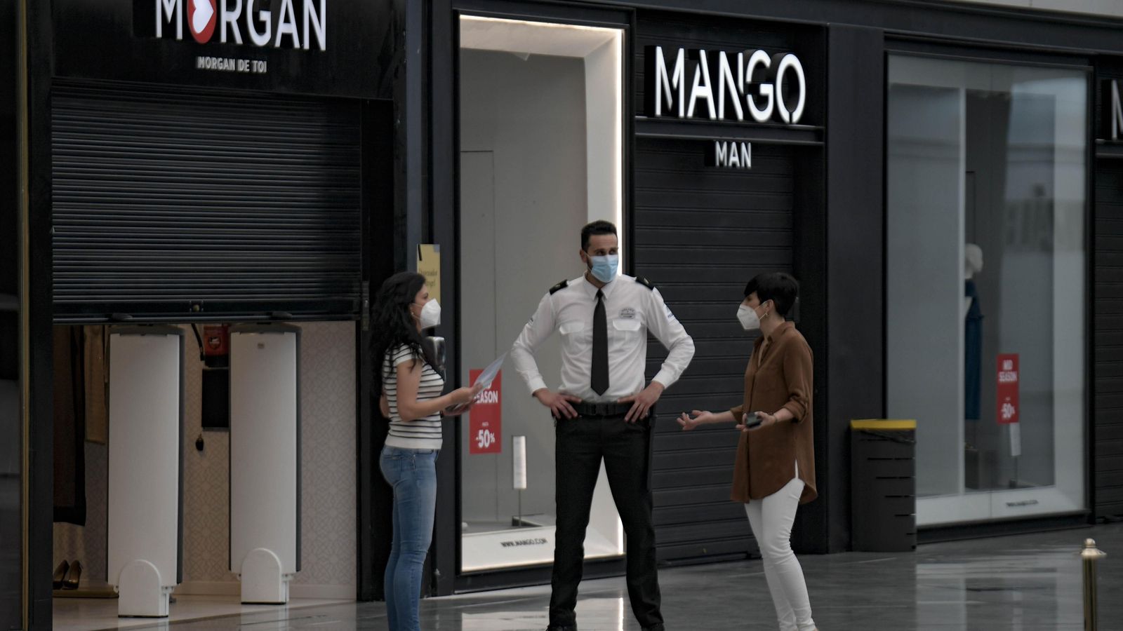 Preparativos en el Serrallo Plaza