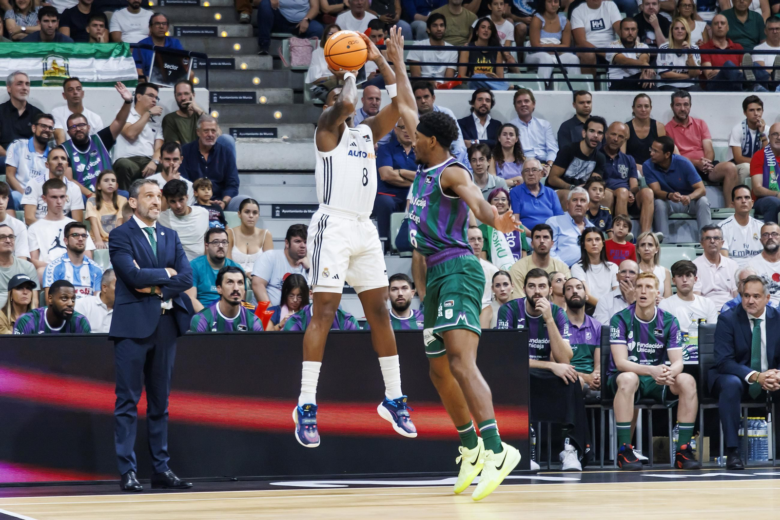 El Real Madrid - Unicaja, final de la Supercopa, en fotos