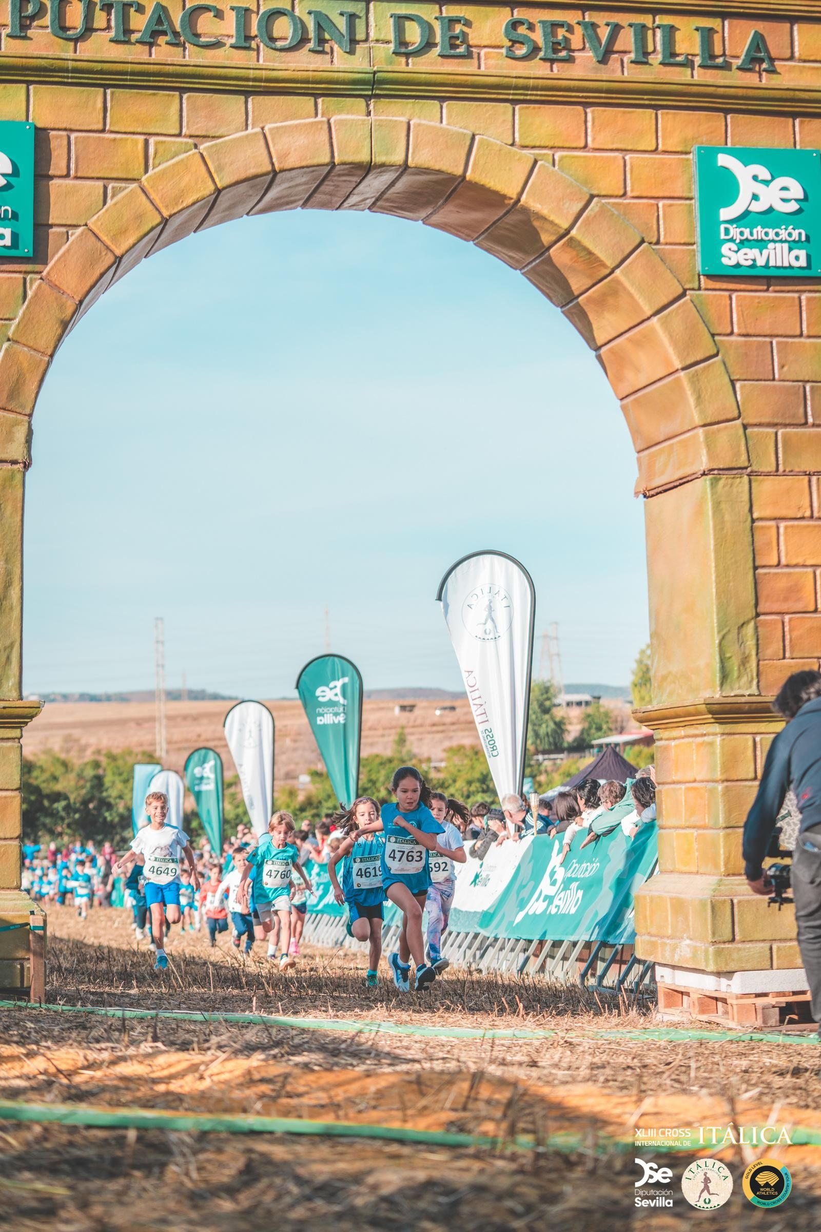 Búscate en las fotos del Cross de Itálica 2025 | 10