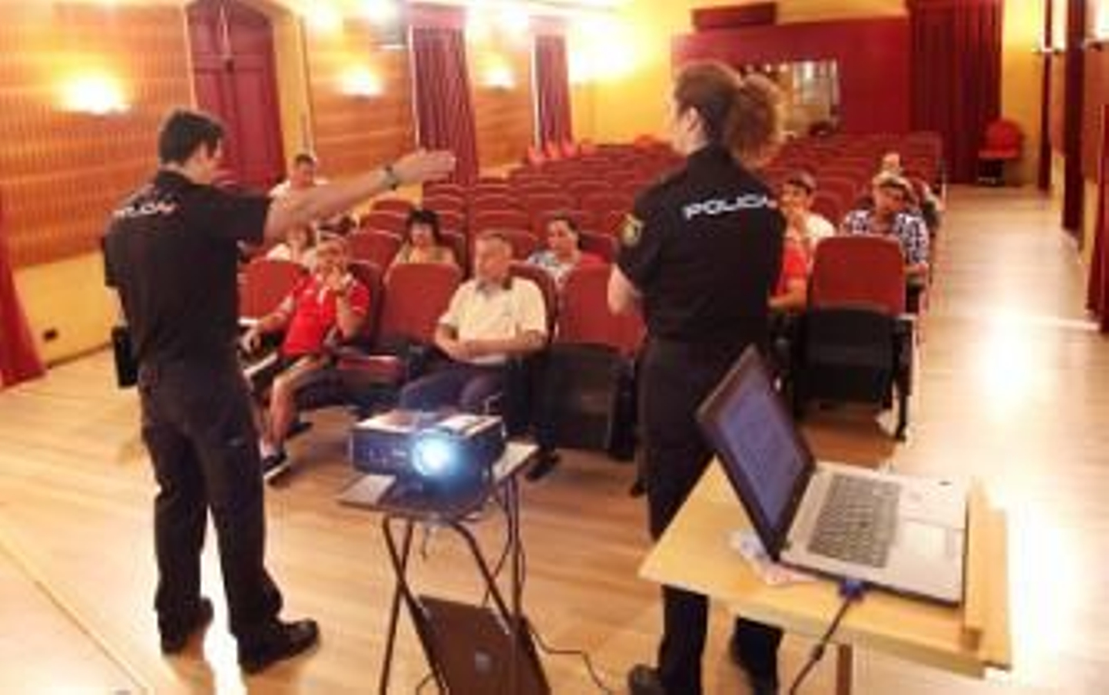 'Cuponeros' veteranos aprenden cómo evitar los delitos más comunes