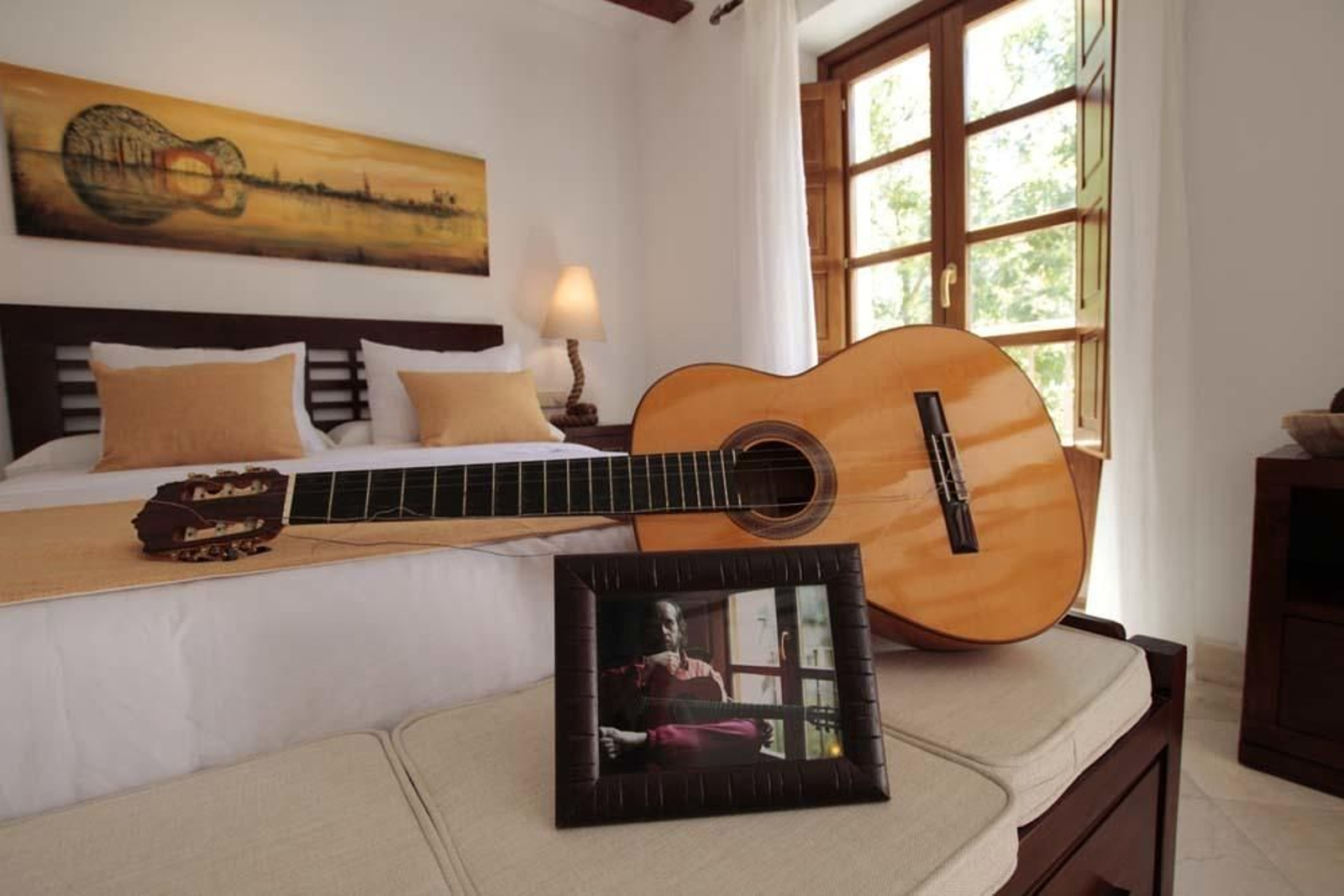 Rincones de la casa de Paco de Lucía en Toledo