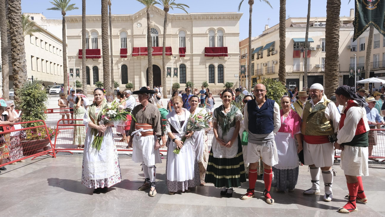 Ofrenda floral a la Virgen del Mar en la Feria de Almería 2024, en imágenes