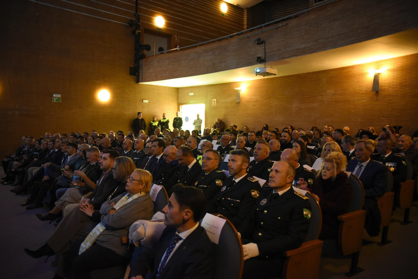 Fotos de la entrega de reconocimientos a la Policía Local de La Línea por el día de la Inmaculada