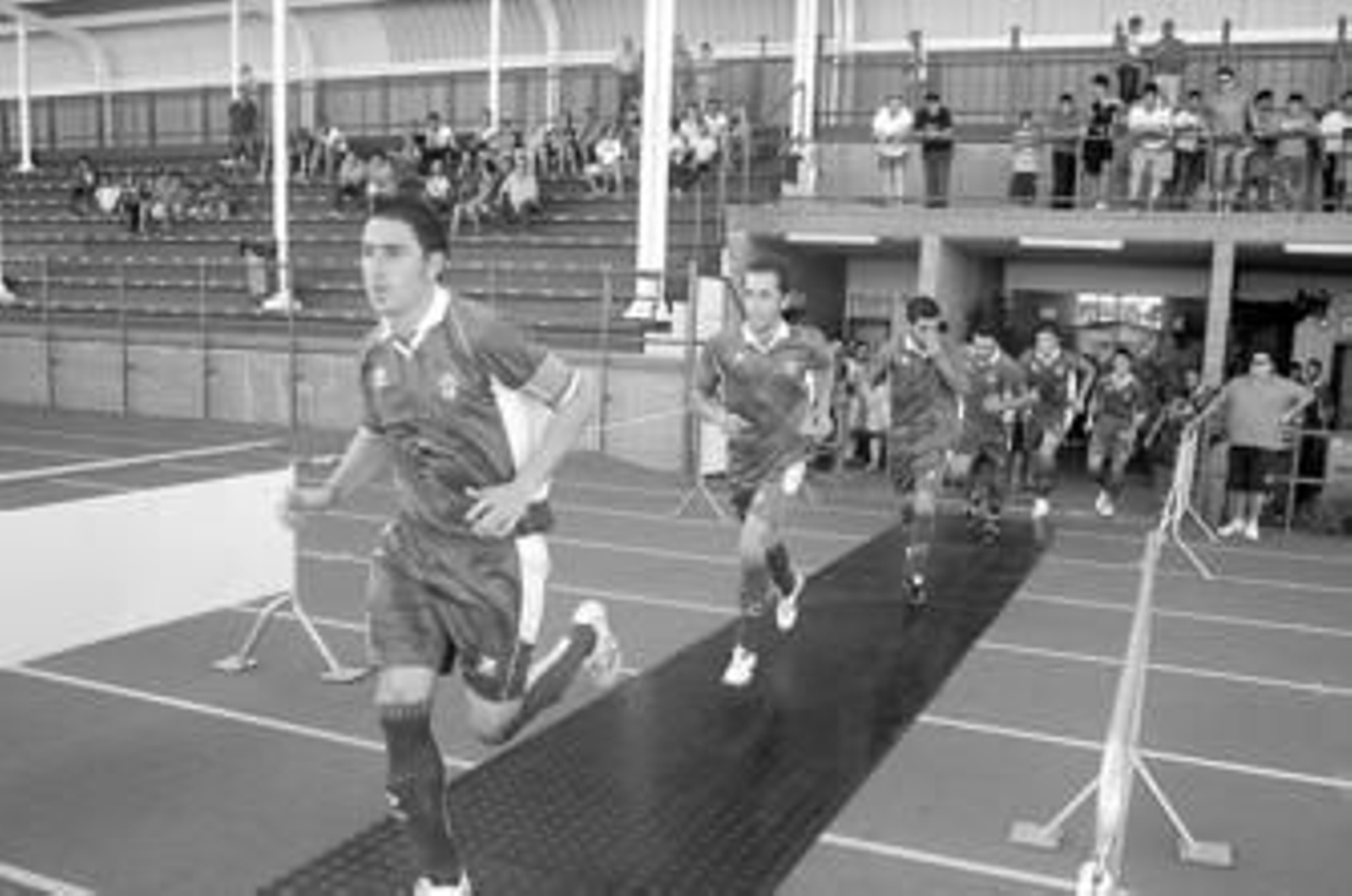 El Canela sale con renovados bríos esta temporada; abajo, su nuevo entrenador, Javi López.