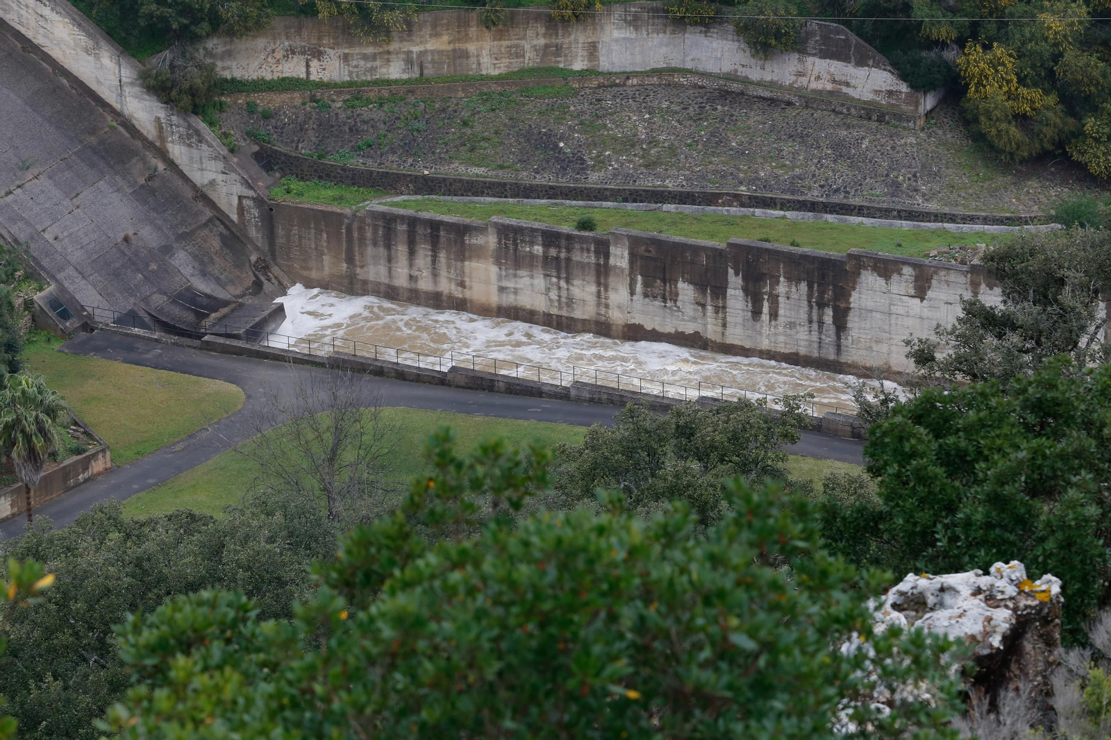 Desembalse del pantano de Guadarranque tras la borrasca Martinho, en imágenes