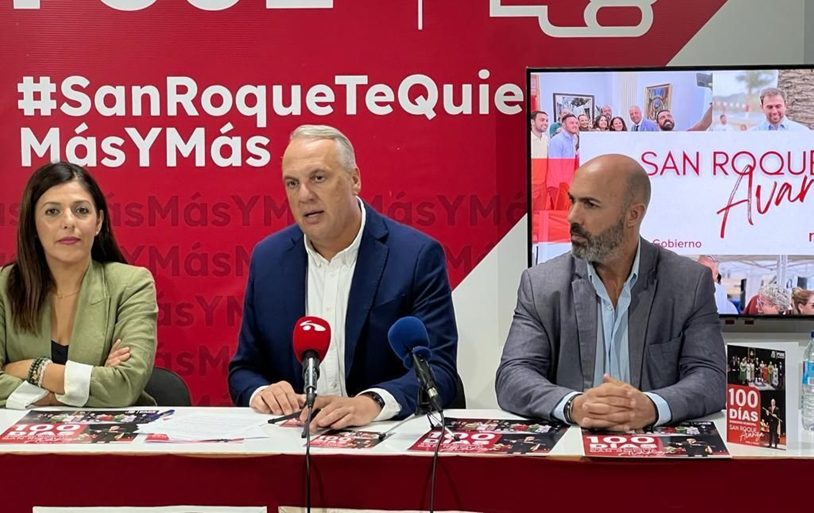 Juan Carlos Ruiz Boix, flanqueado por Belén Jimenez y Juan Manuel Ordóñez.