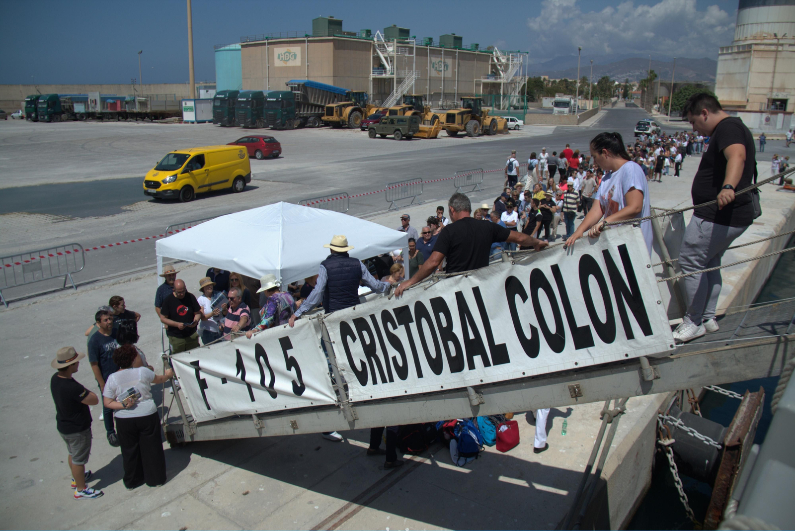 Éxito de participación para ver de cerca el despliegue de las Fuerzas Armadas en Motril