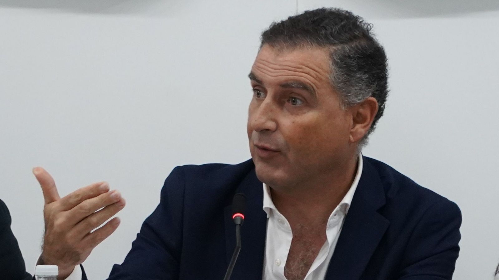 El alcalde de Moguer, Gustavo Cuellar.