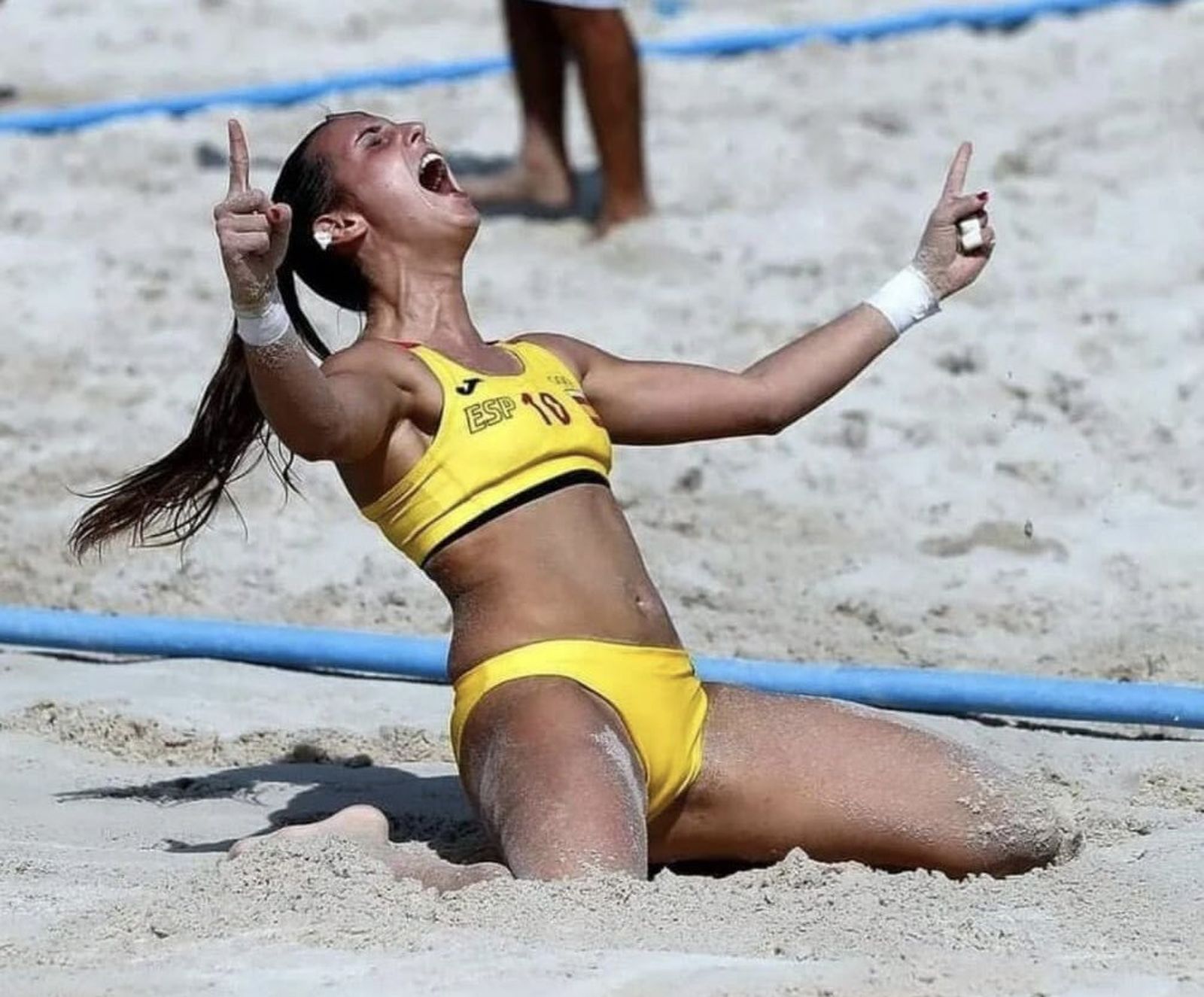 Laura Gil celebra un triunfo con España