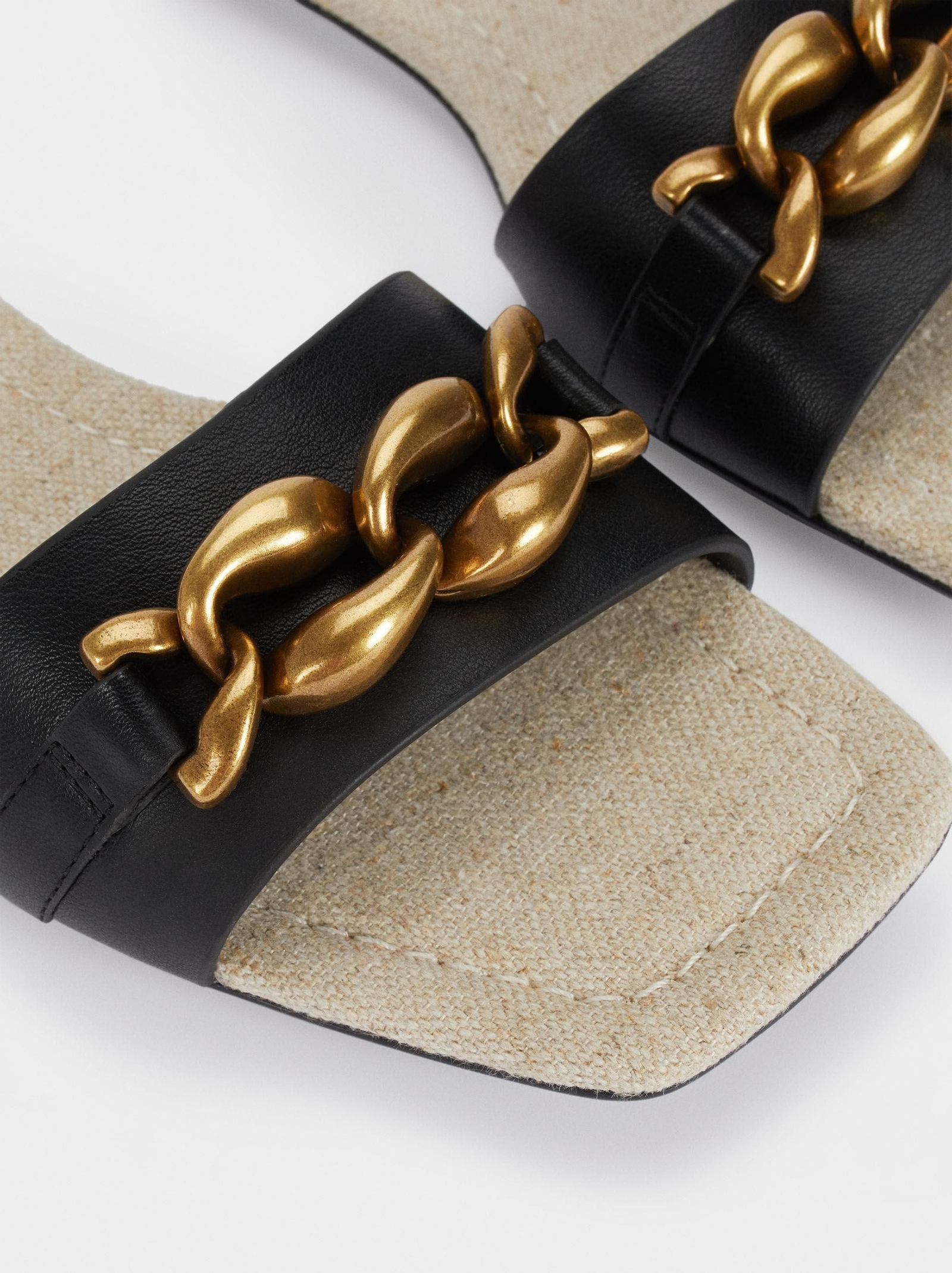 Las sandalias planas de Parfois.