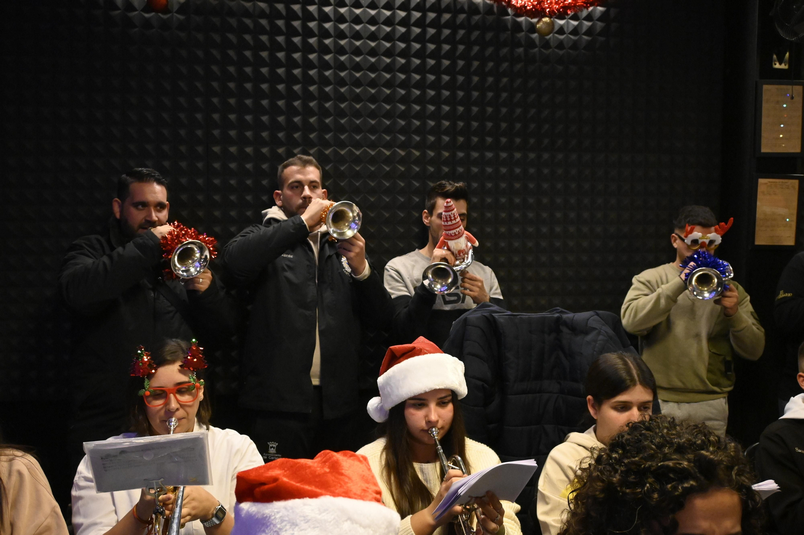 Ensayo preparatorio de la AM Santa Cruz para la cabalgata de Reyes Magos, en Imágenes
